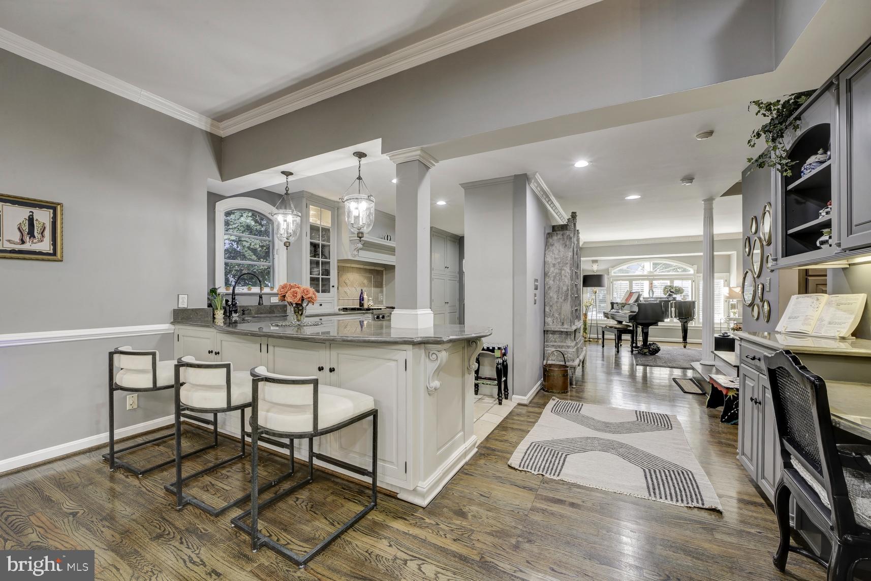 BUCKNELL MANOR - Residential