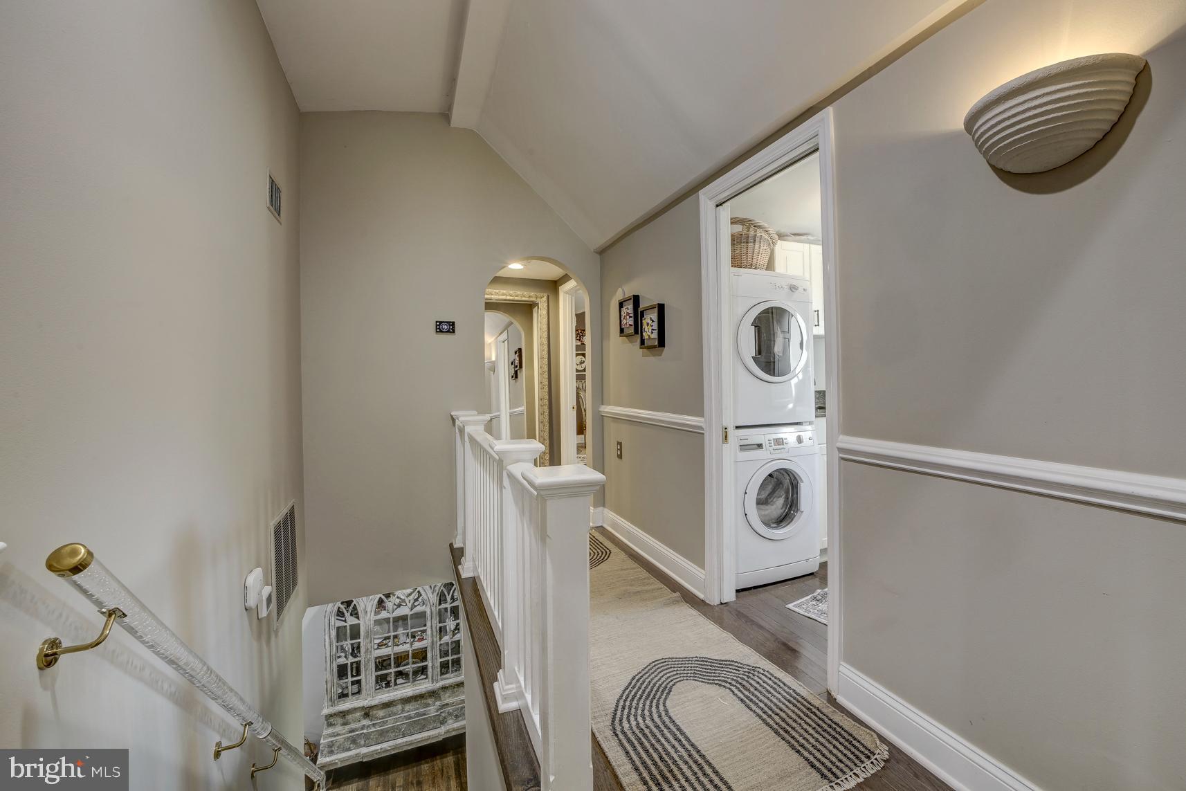BUCKNELL MANOR - Residential