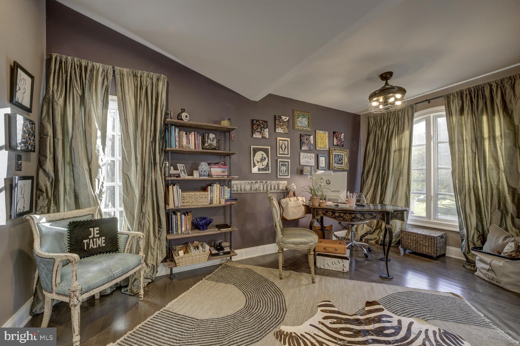 BUCKNELL MANOR - Residential