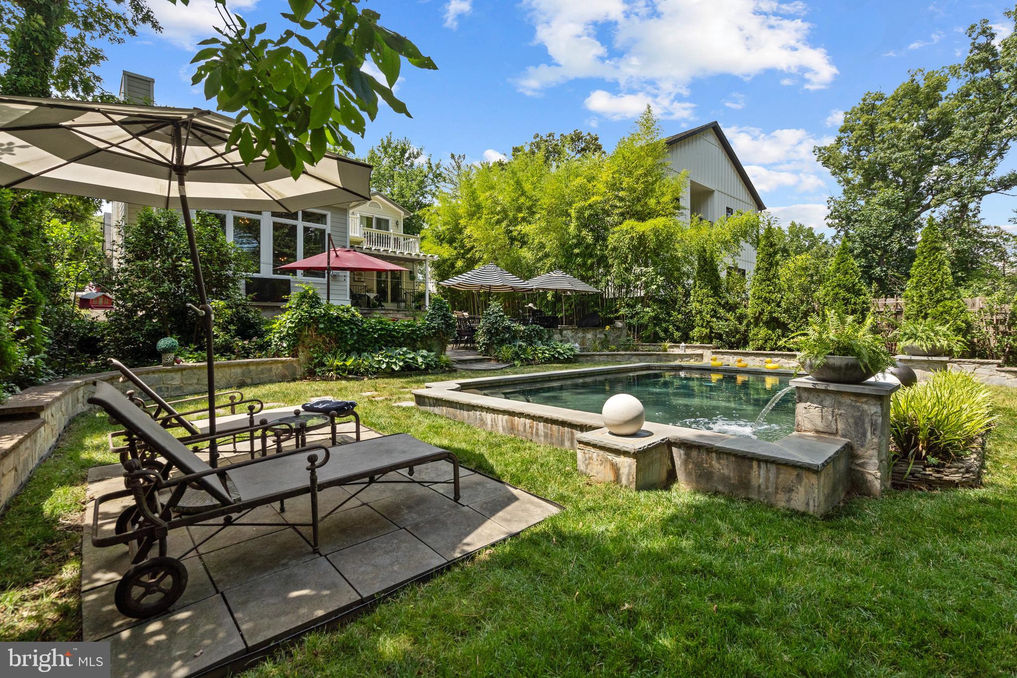 BUCKNELL MANOR - Residential