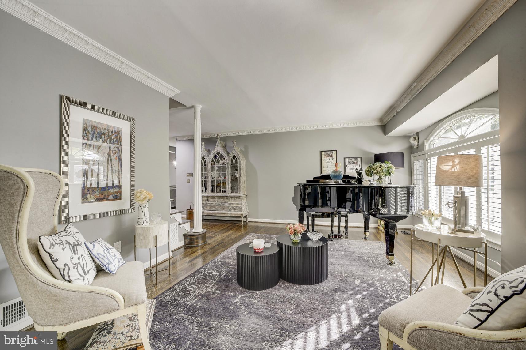 BUCKNELL MANOR - Residential