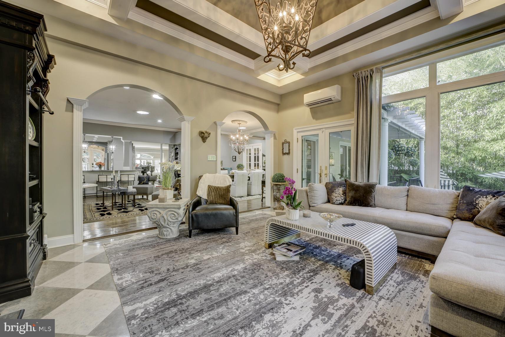BUCKNELL MANOR - Residential