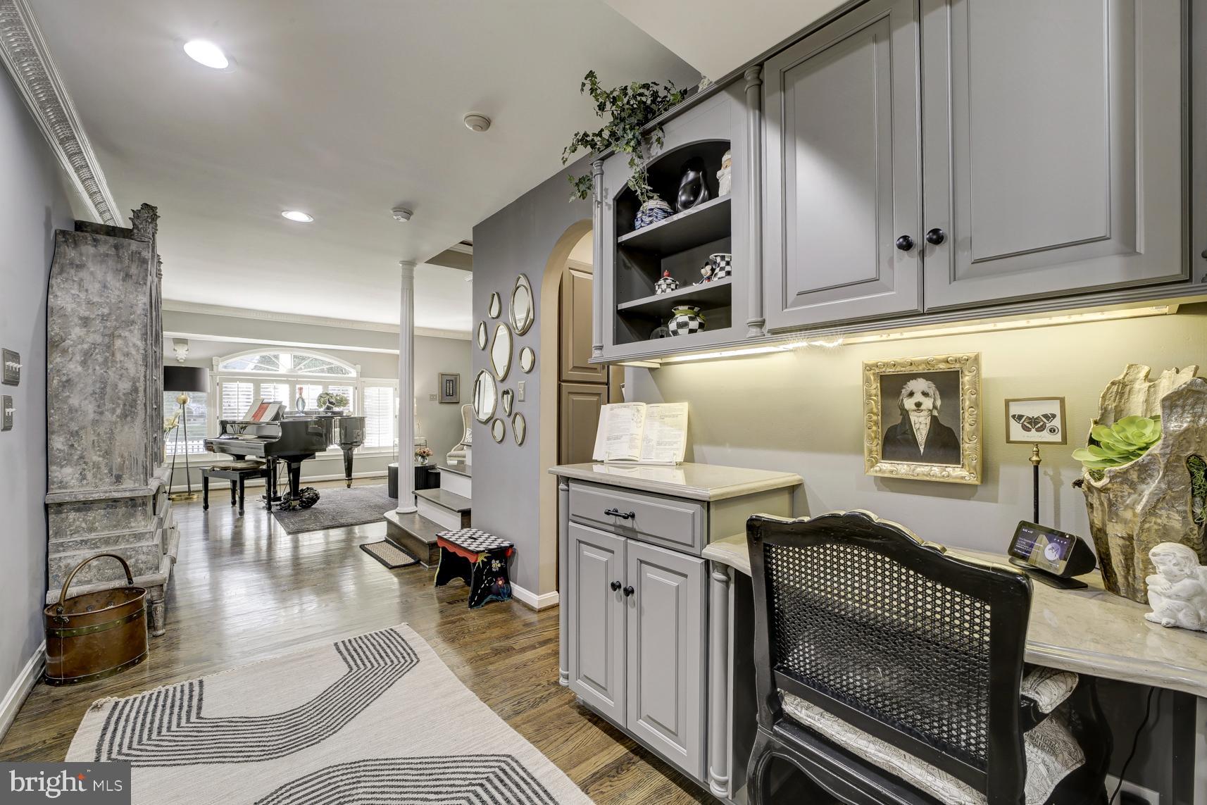 BUCKNELL MANOR - Residential