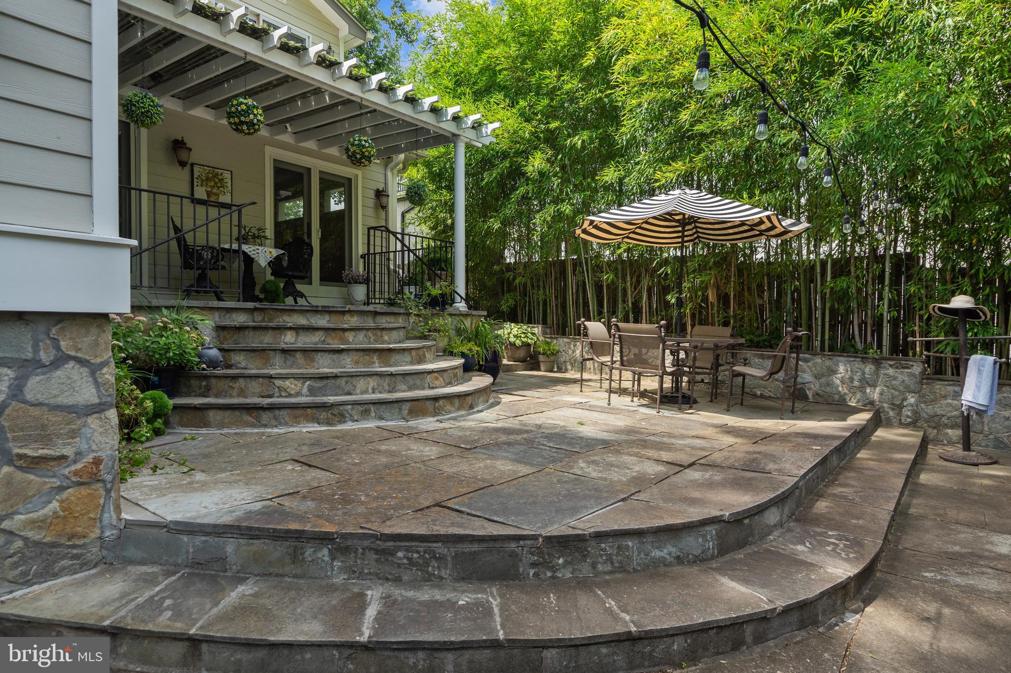 BUCKNELL MANOR - Residential