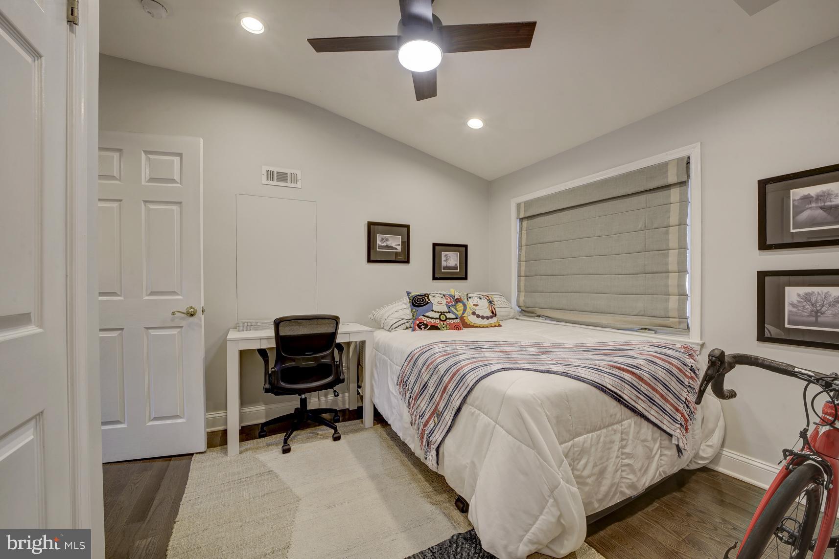 BUCKNELL MANOR - Residential