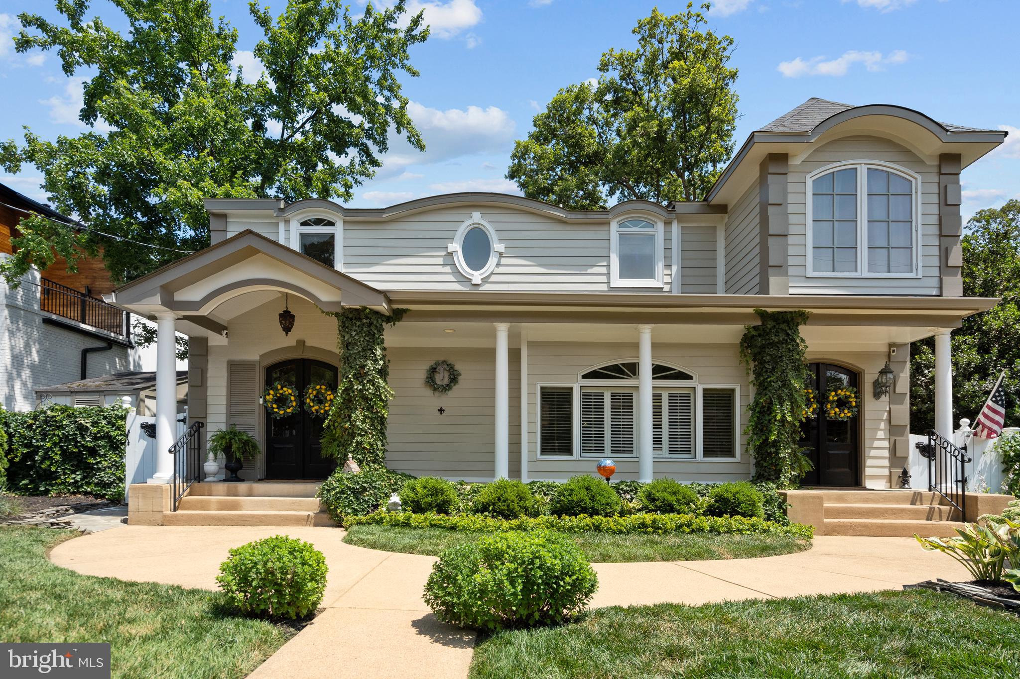 BUCKNELL MANOR - Residential