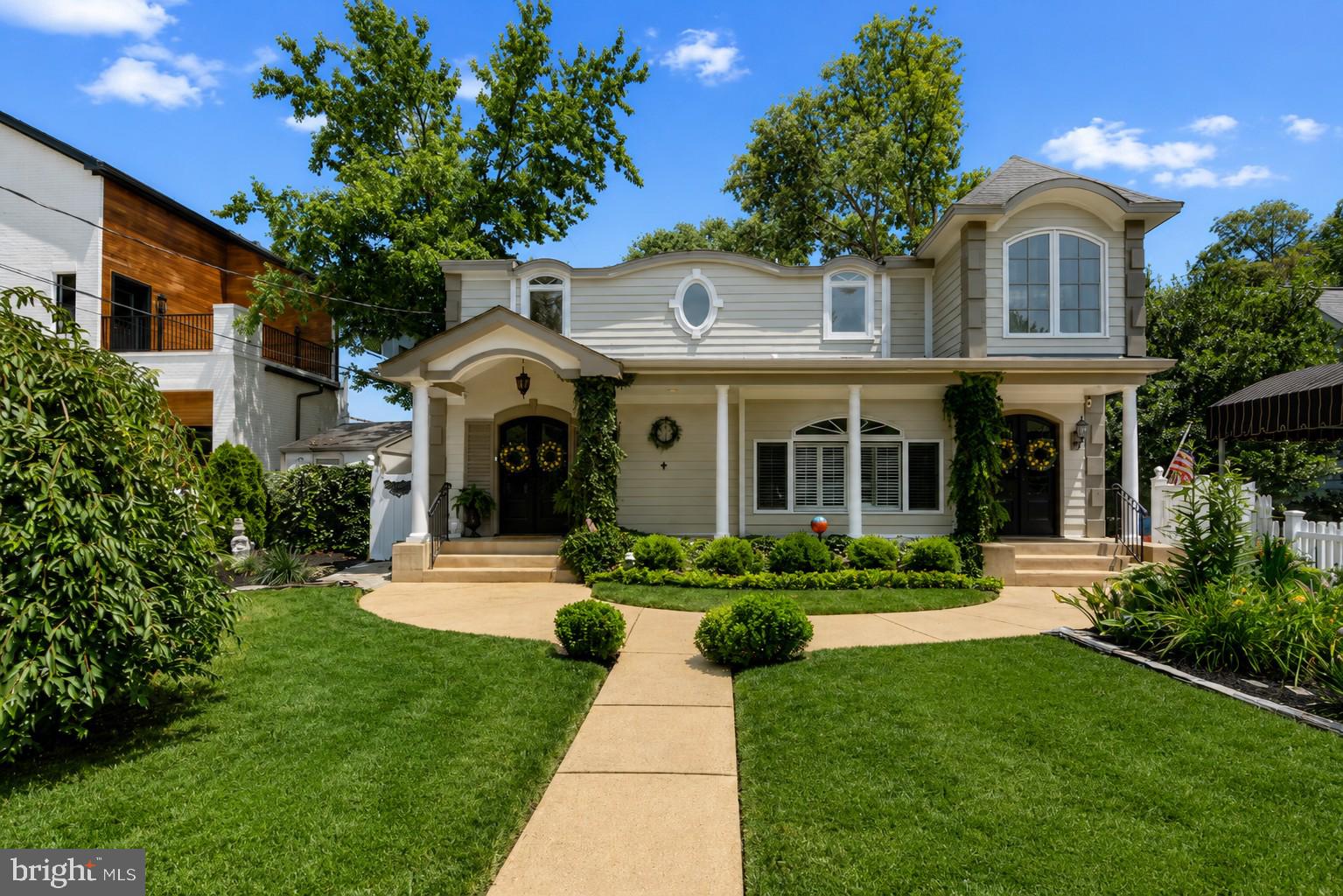 BUCKNELL MANOR - Residential