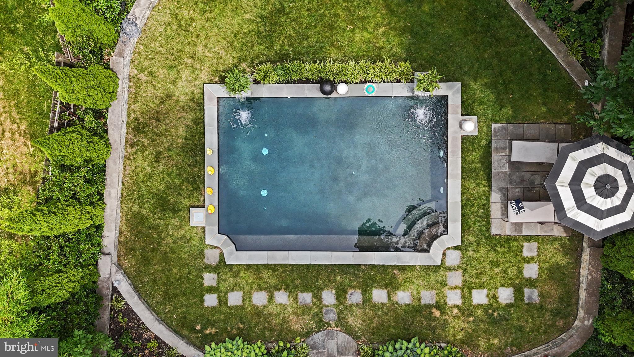 BUCKNELL MANOR - Residential