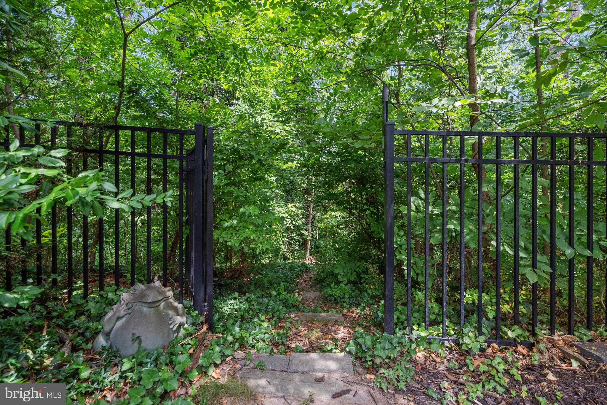 BUCKNELL MANOR - Residential