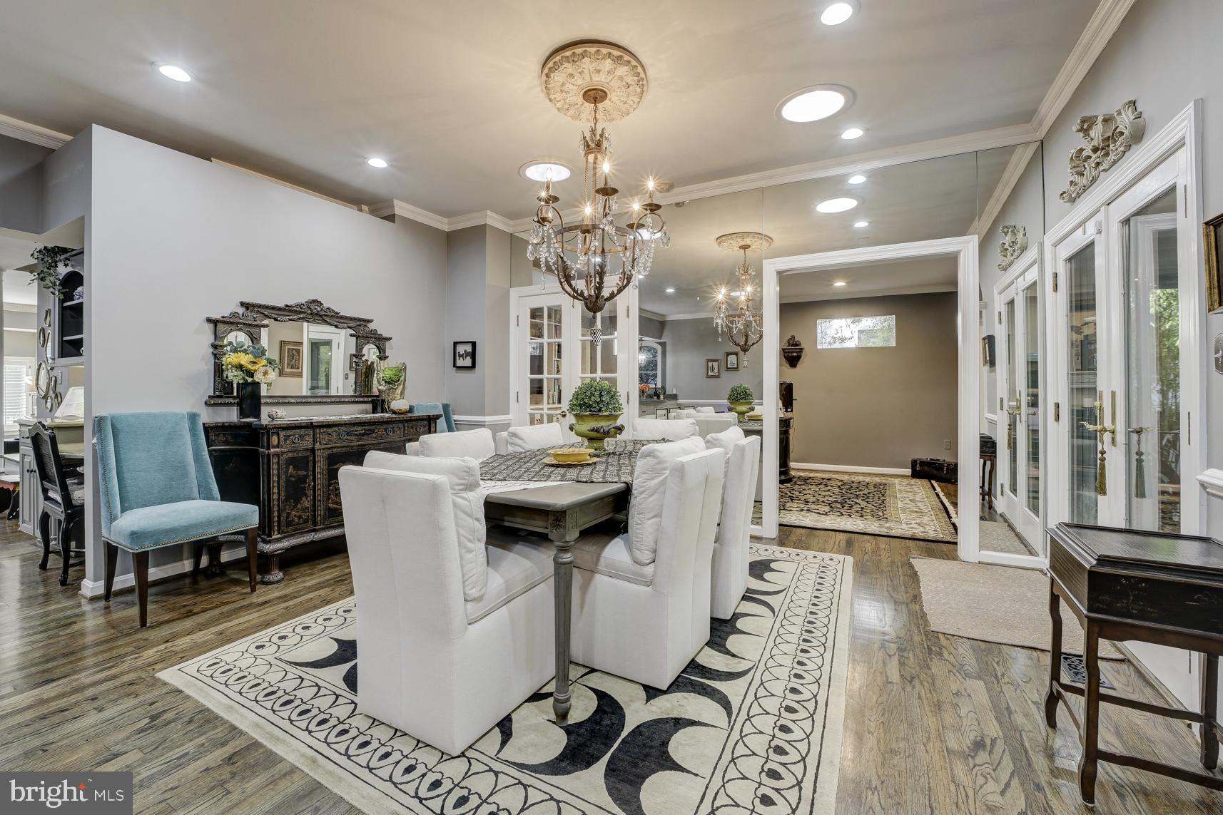 BUCKNELL MANOR - Residential