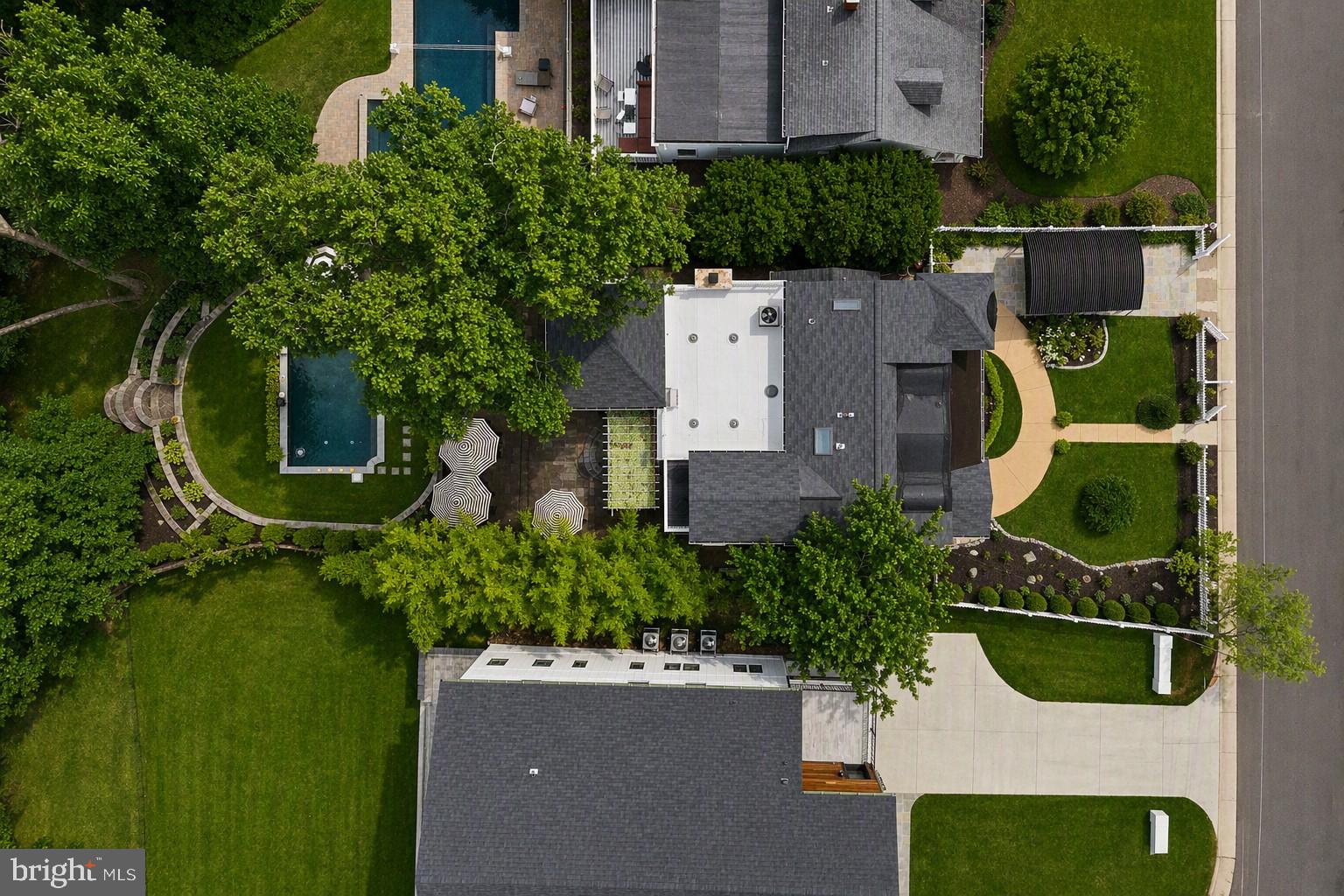 BUCKNELL MANOR - Residential
