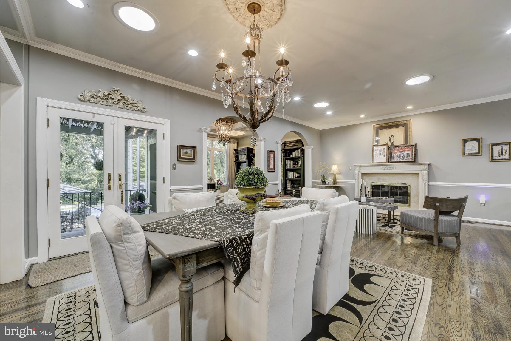BUCKNELL MANOR - Residential