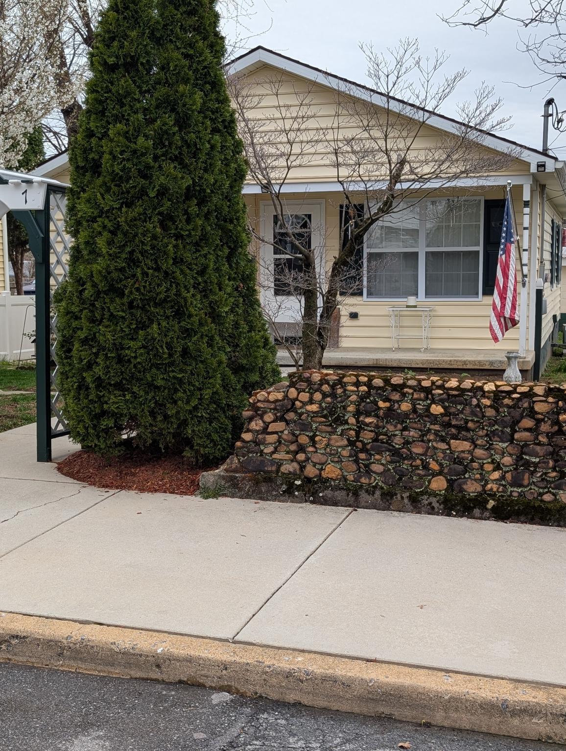 HAGERSTOWN - Residential