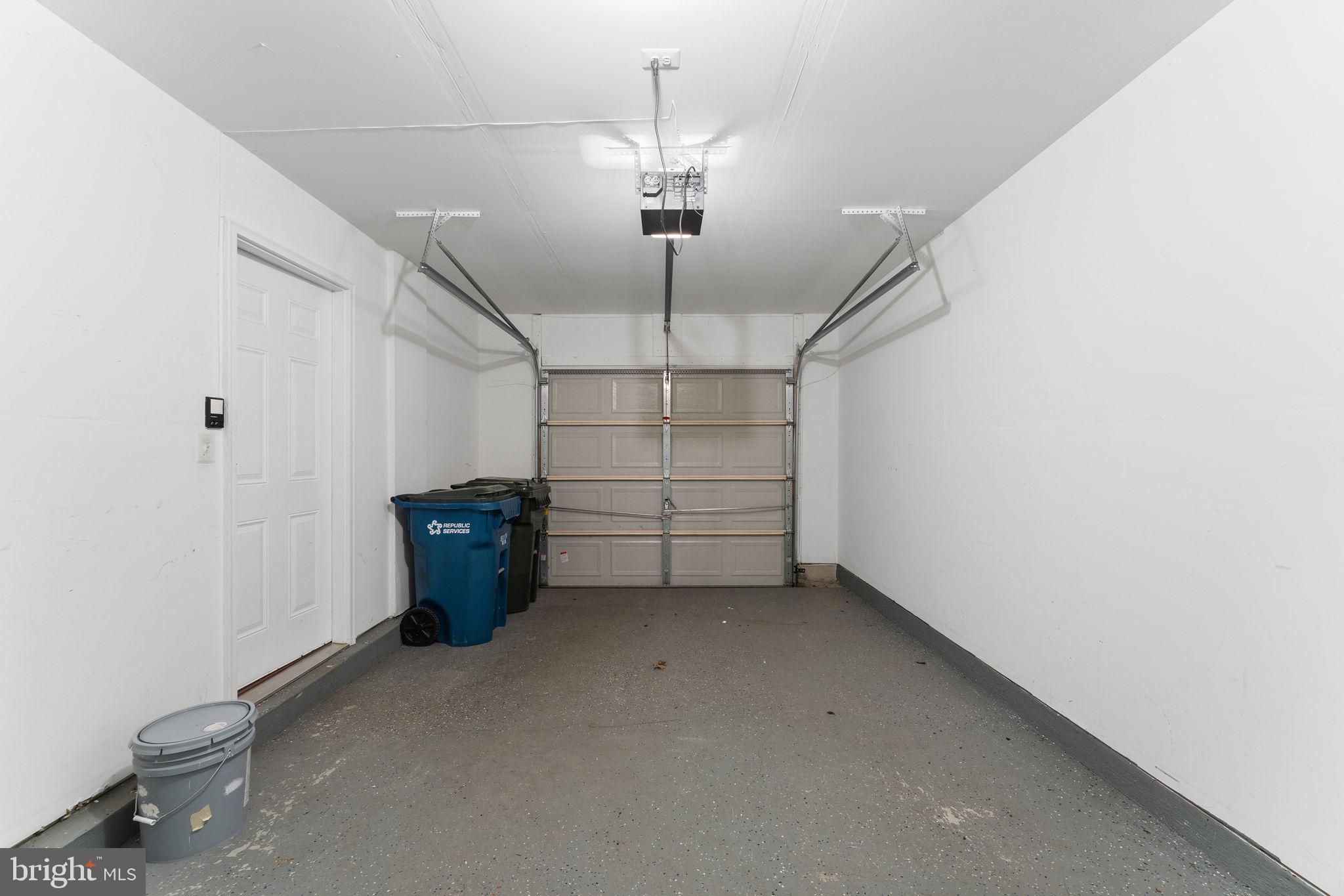 ALEXANDERS CHASE - Residential Lease