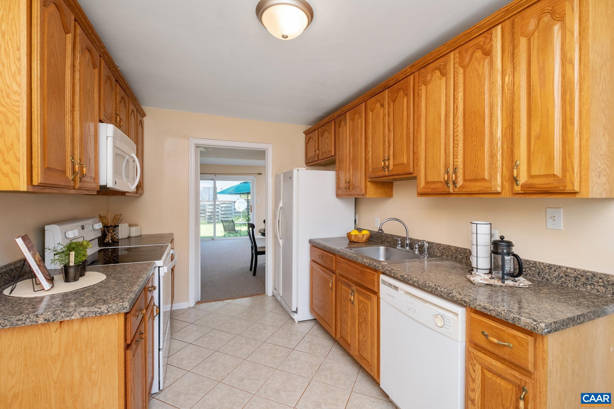 GEORGETOWN GREEN - Residential Lease