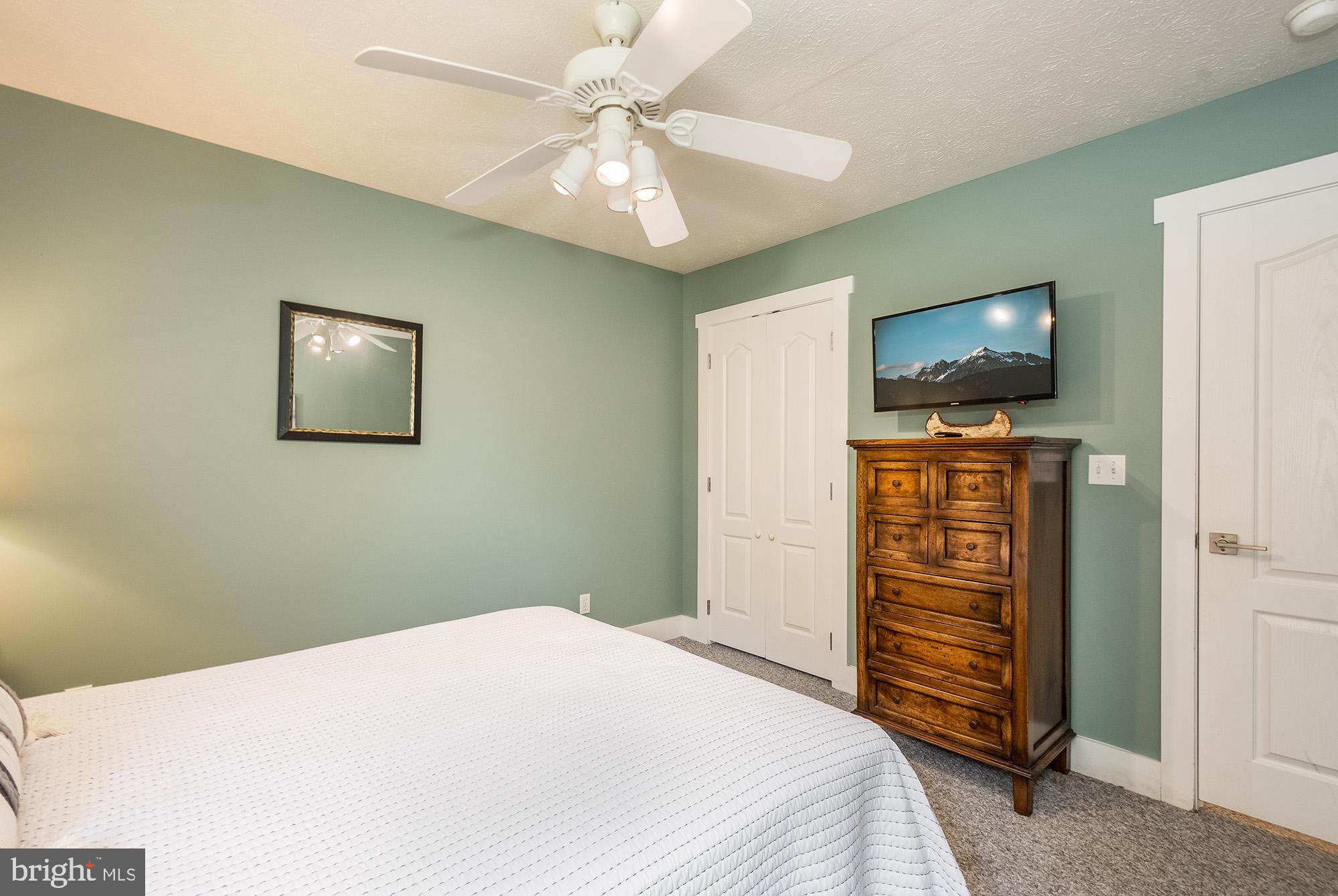 SILVER TREE LANDING - Residential