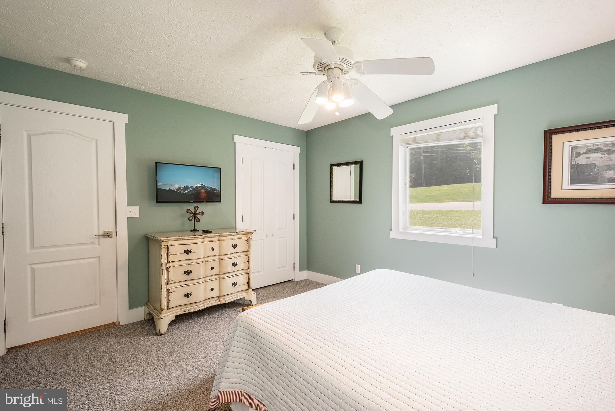 SILVER TREE LANDING - Residential