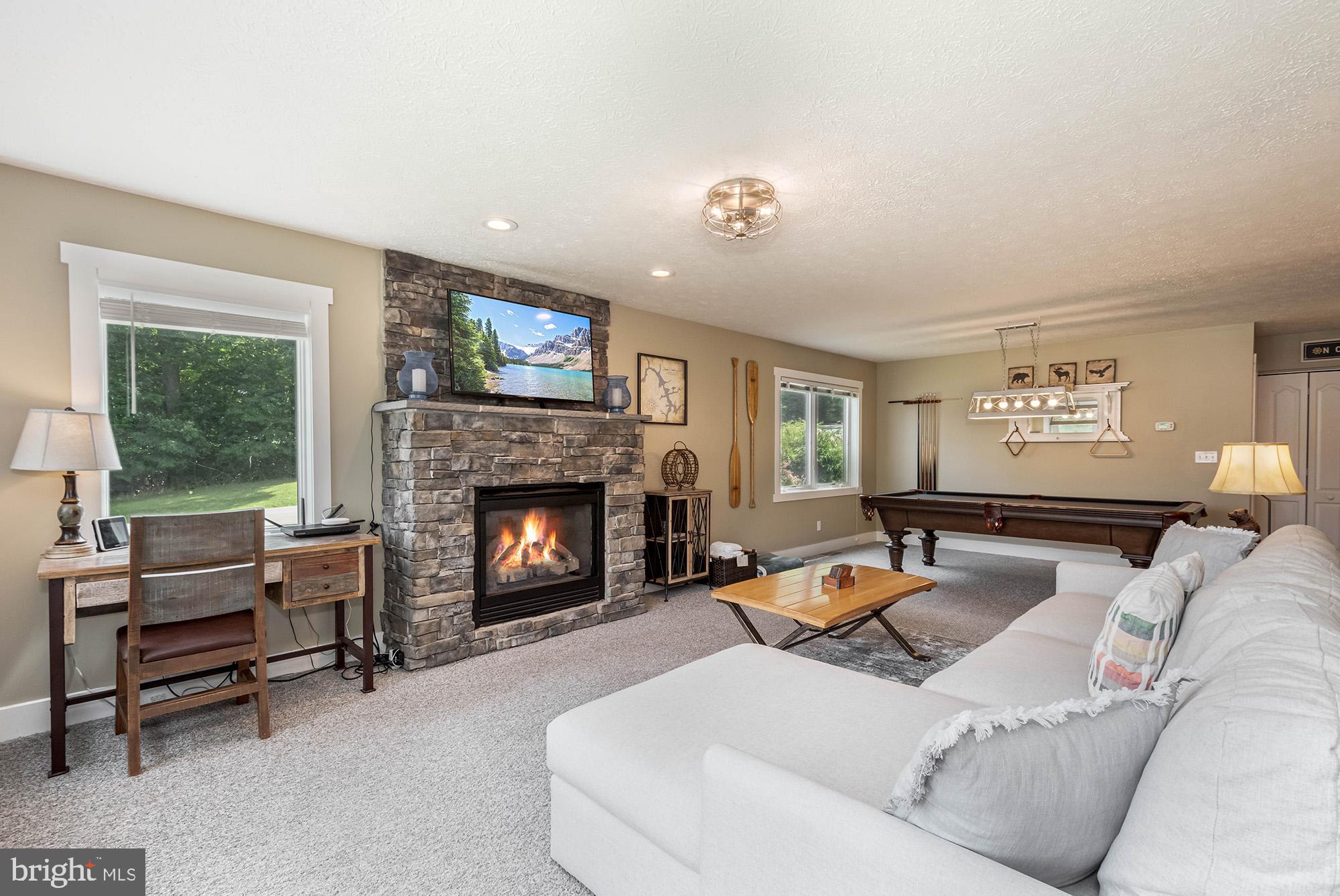 SILVER TREE LANDING - Residential