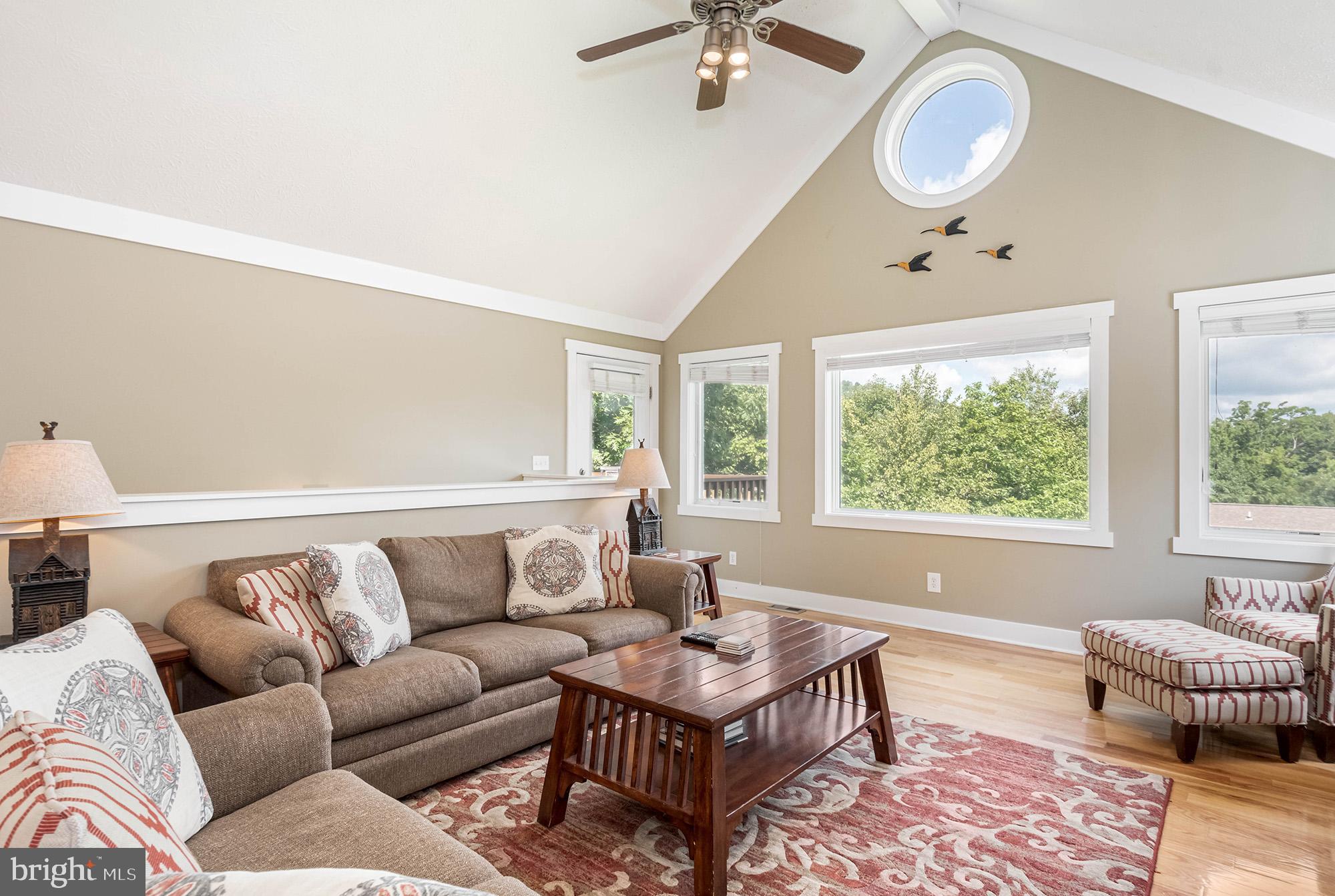 SILVER TREE LANDING - Residential