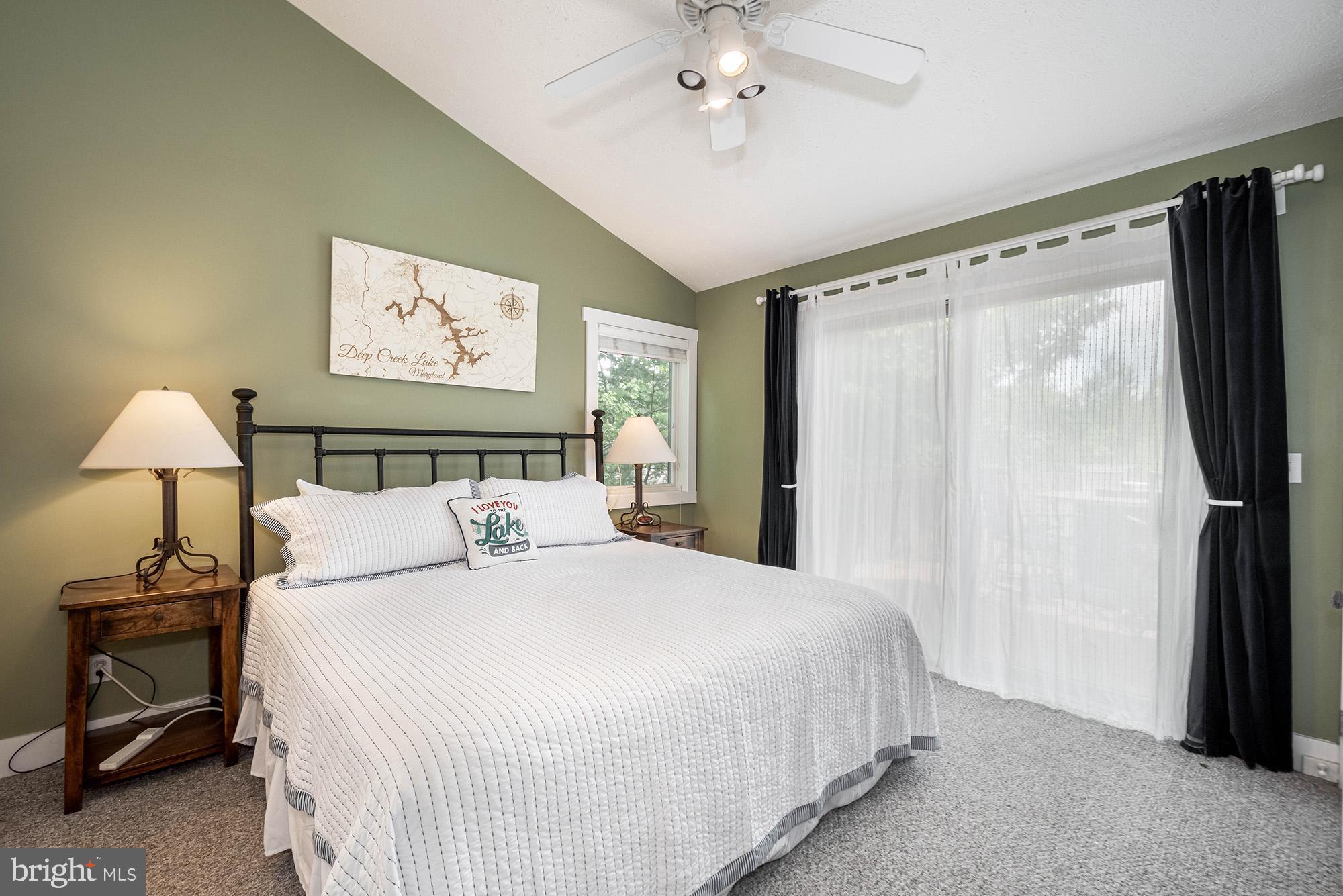 SILVER TREE LANDING - Residential