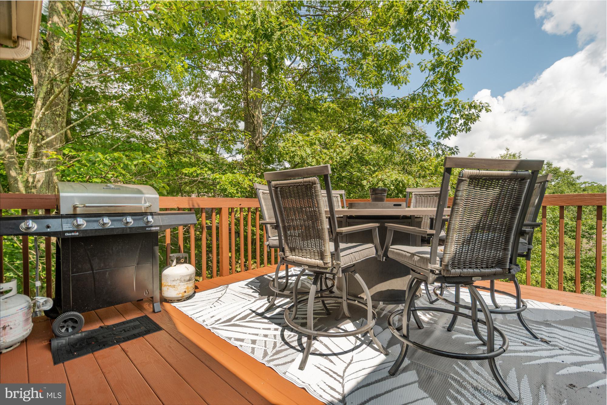 SILVER TREE LANDING - Residential