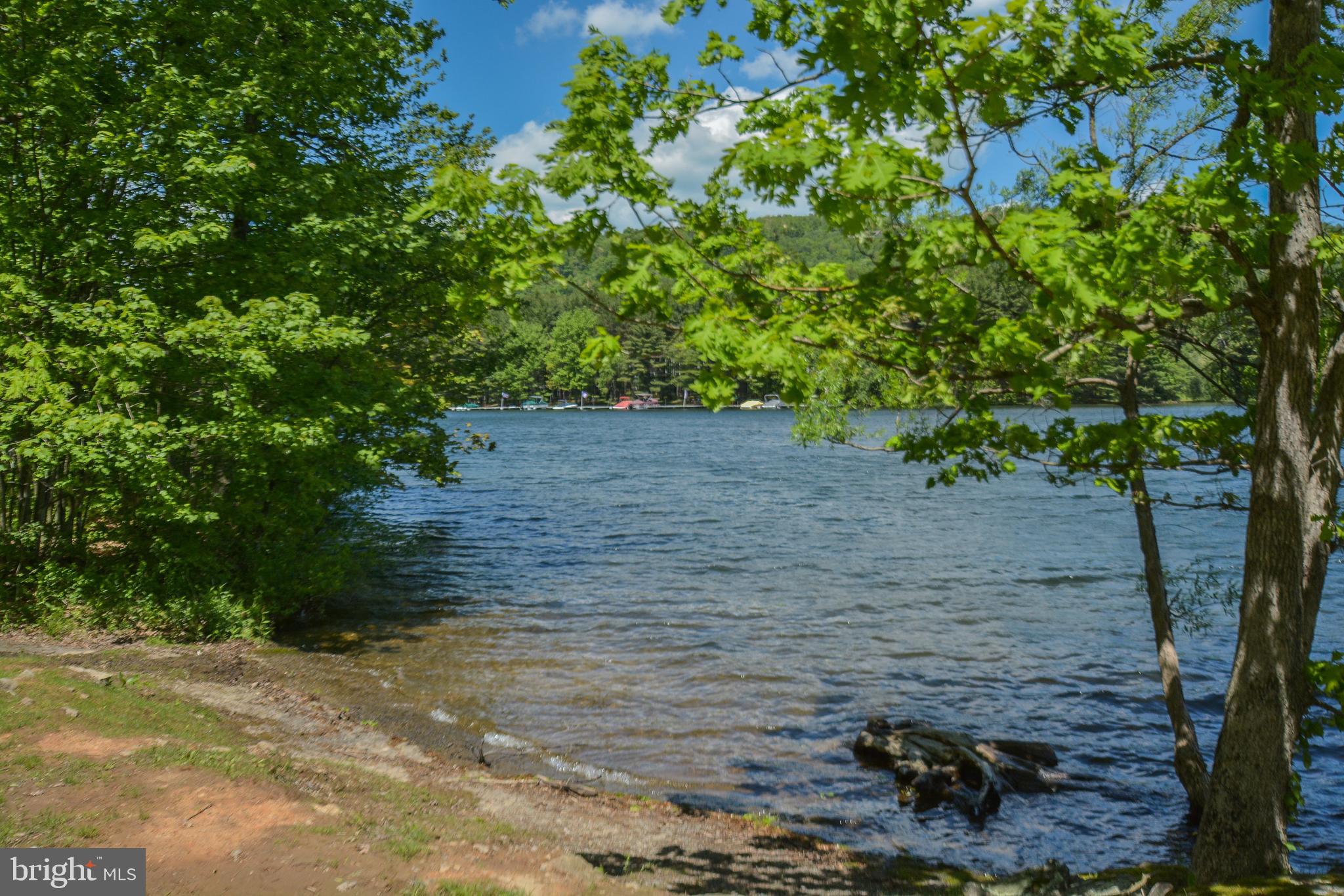 SILVER TREE LANDING - Residential