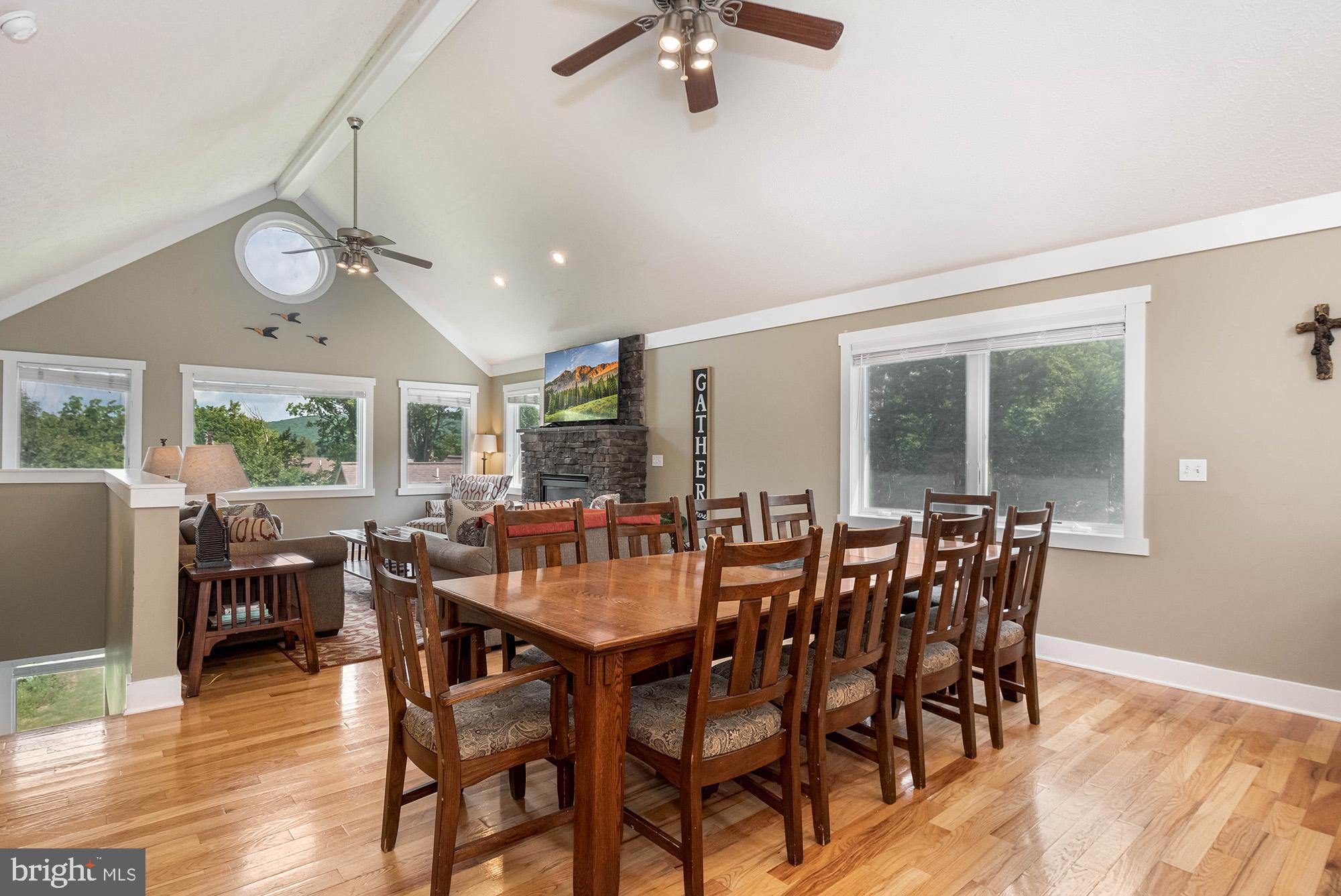 SILVER TREE LANDING - Residential