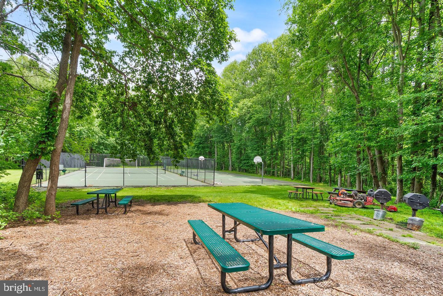 CHESTNUT GROVE - Residential