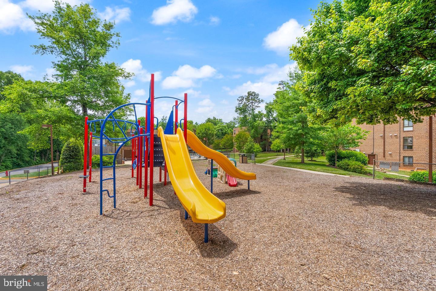 CHESTNUT GROVE - Residential