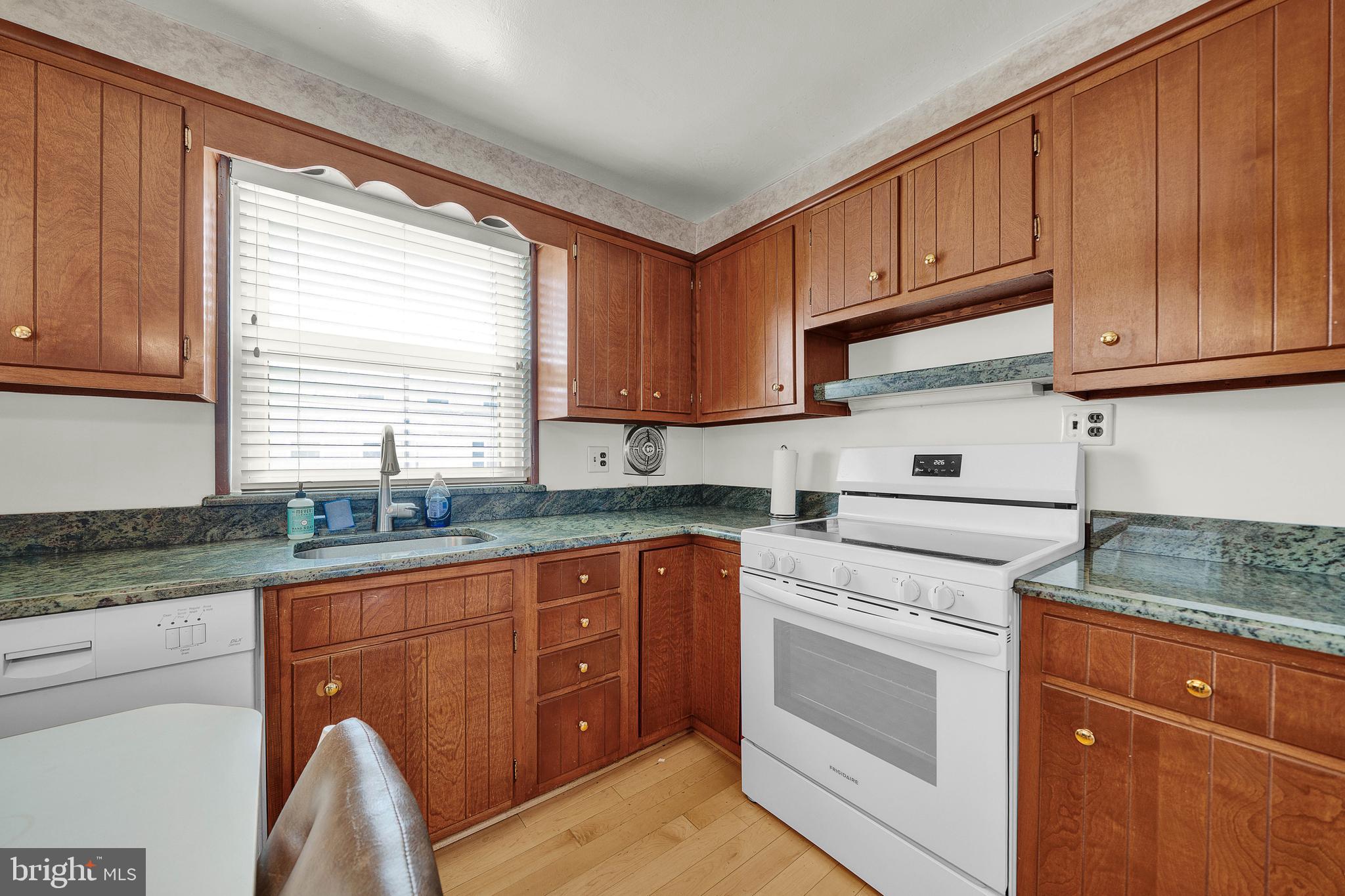 ACADEMY GARDENS - Residential