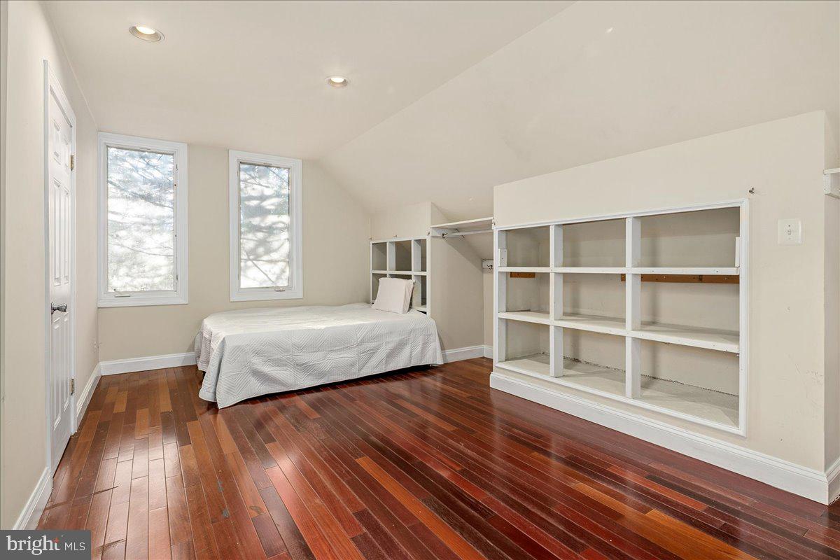 CLIFTON - Residential