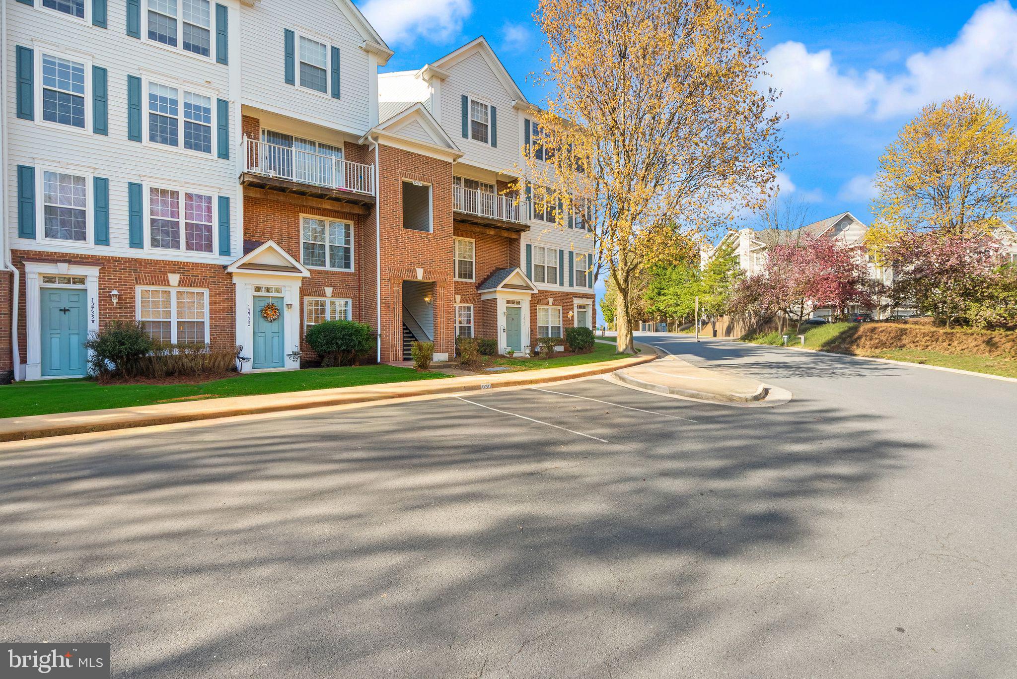 FAIR LAKES - Residential