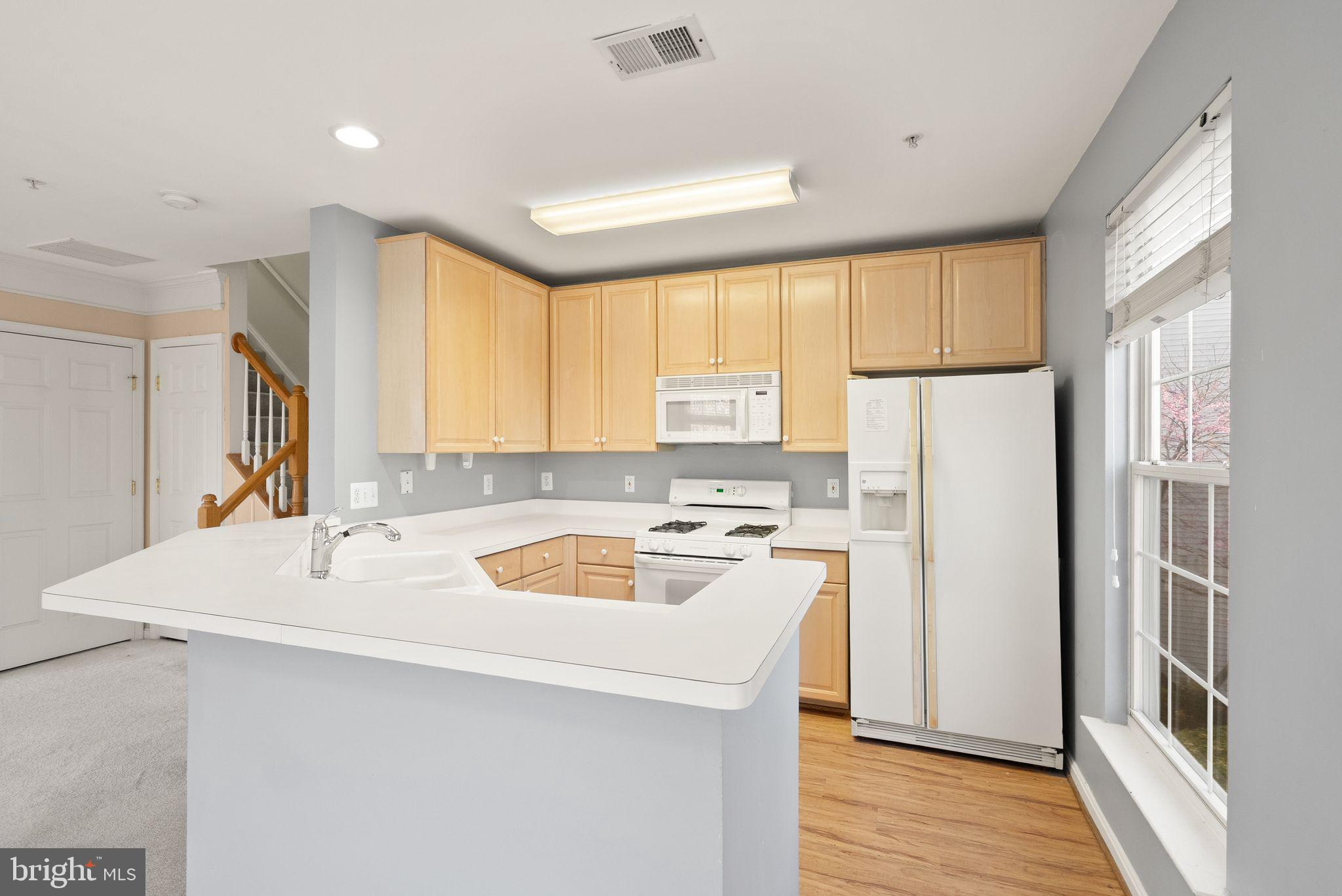 FAIR LAKES - Residential