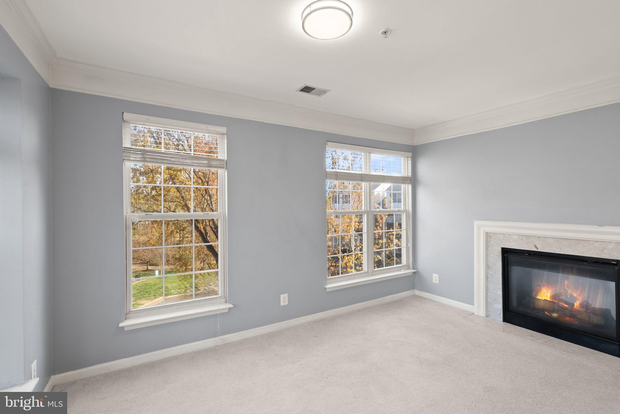 FAIR LAKES - Residential