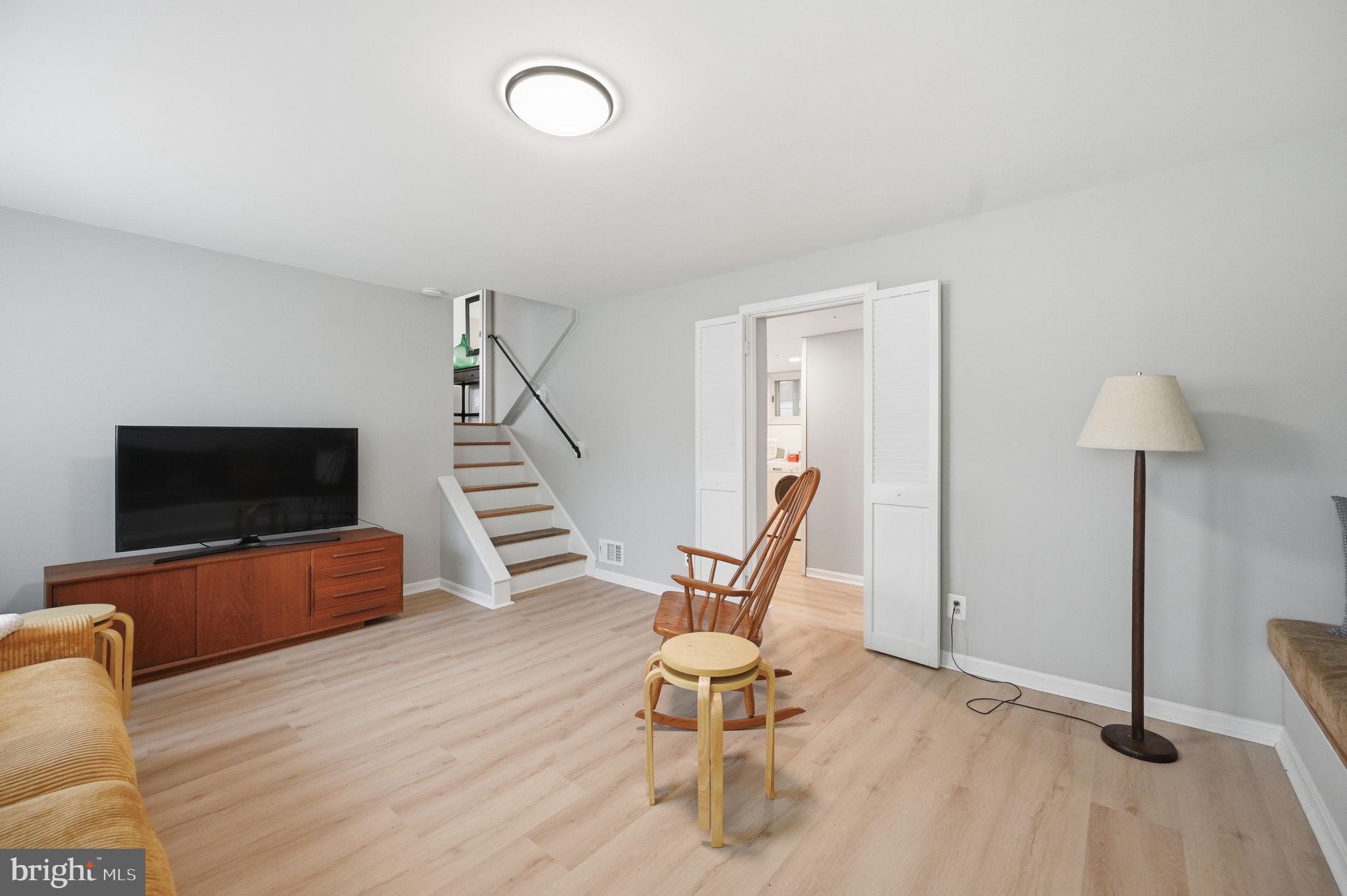 ANNANDALE TERRACE - Residential
