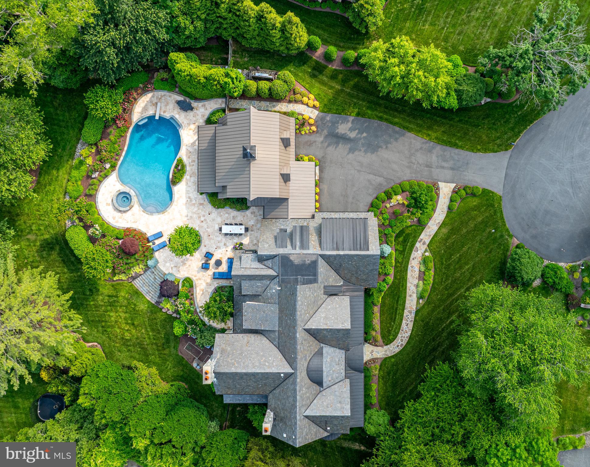 SALONA VILLAGE - Residential