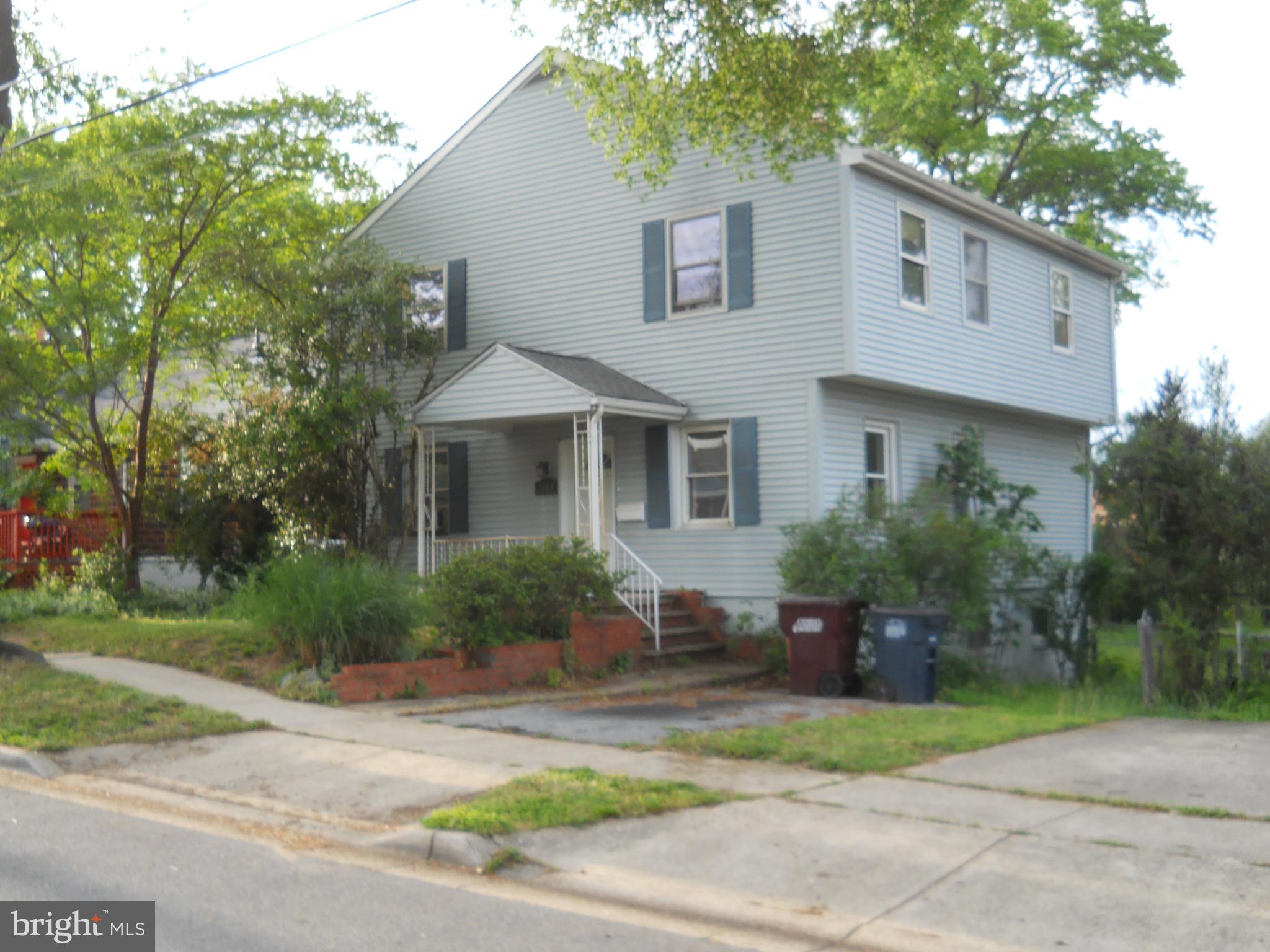 ESTATE PROPERTY SOLD STRICTLY IN "AS IS" CONDITION, NEEDS TLC. " DIAMOND IN THE ROUGH!" LARGER THAT IT LOOKS AND PUBLIC RECORD MAY NOT INDICATE THE CORRECT SQUARE FOOTAGE.
A LOT OF HOUSE FOR THE MONEY WITH TOP ADDITION 4 BEDROOMS AND HUGE, PRIMARY BEDROOM WITH SKYLIGHTS, WIDE HALLWAY WITH SKYLIGHT, WALK IN HALL CLOSET AND FULL BATHROOM WITH MARBELIZED SINK/COUNTERTOP. PULL DOWN ATTICS!
MAIN LEVEL WITH LARGE, EXTENDED LIVING ROOM - ADDITIONAL BUMP OUT, SEPARATE DINING ROOM, AND BEDROOM. KITCHEN WITH SOME STAINLESS-STEEL APPLIANCES, COUNTER BAR AND EXIT DOOR TO LARGE, BACKYARD. "SWEAT EQUITY"