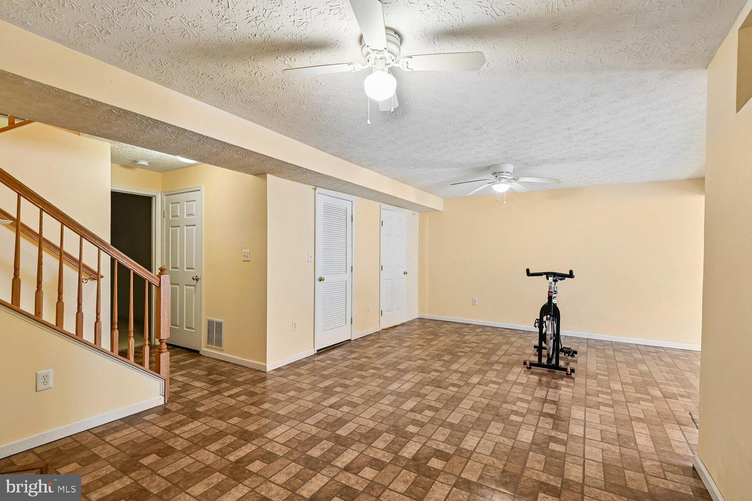 SEVEN OAKS - Residential