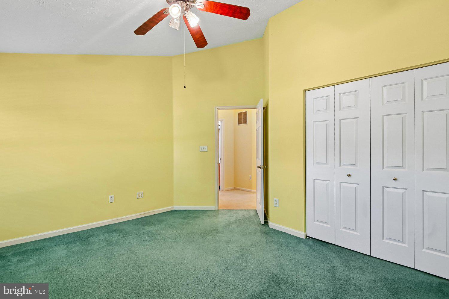 SEVEN OAKS - Residential