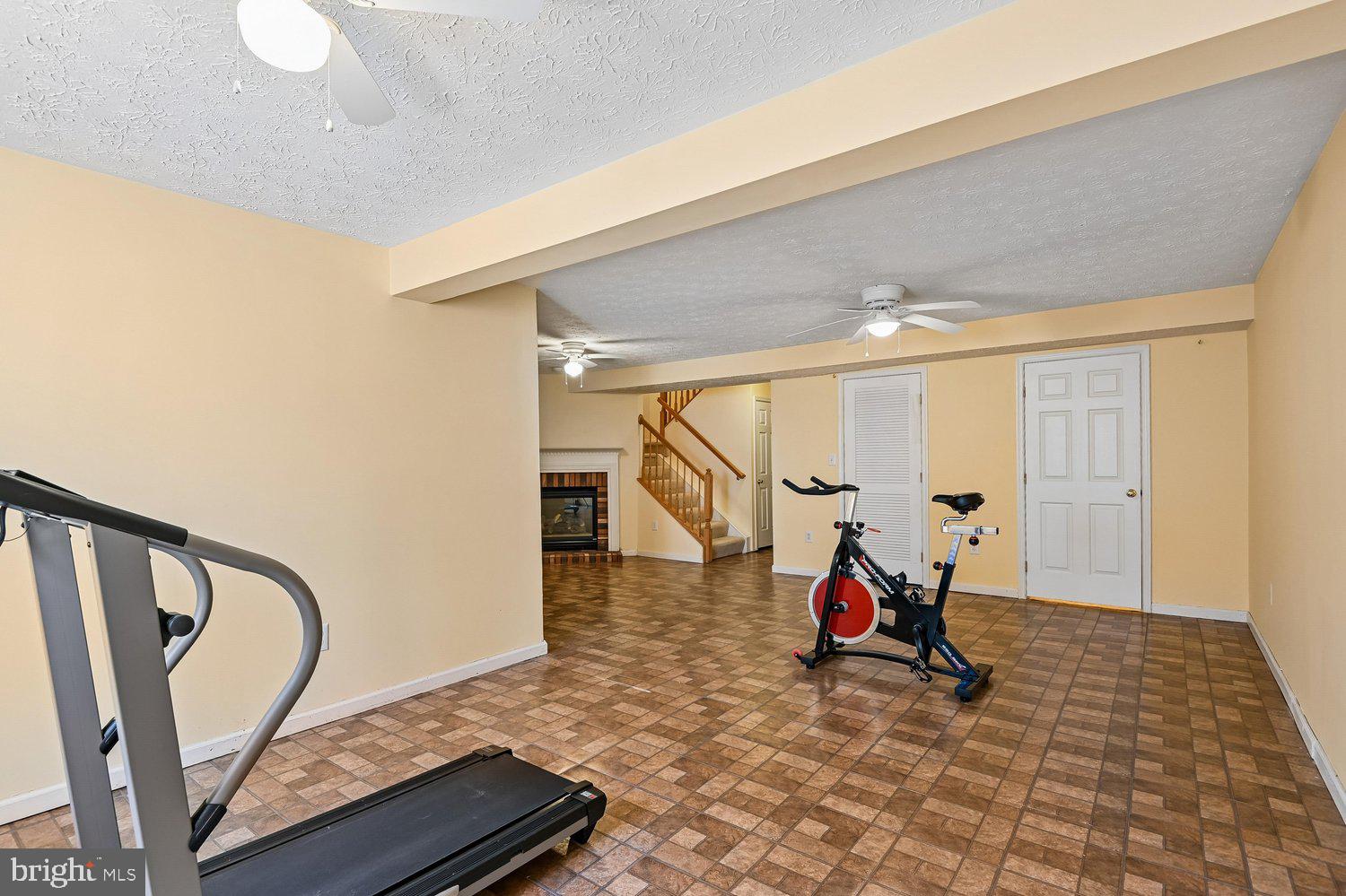 SEVEN OAKS - Residential