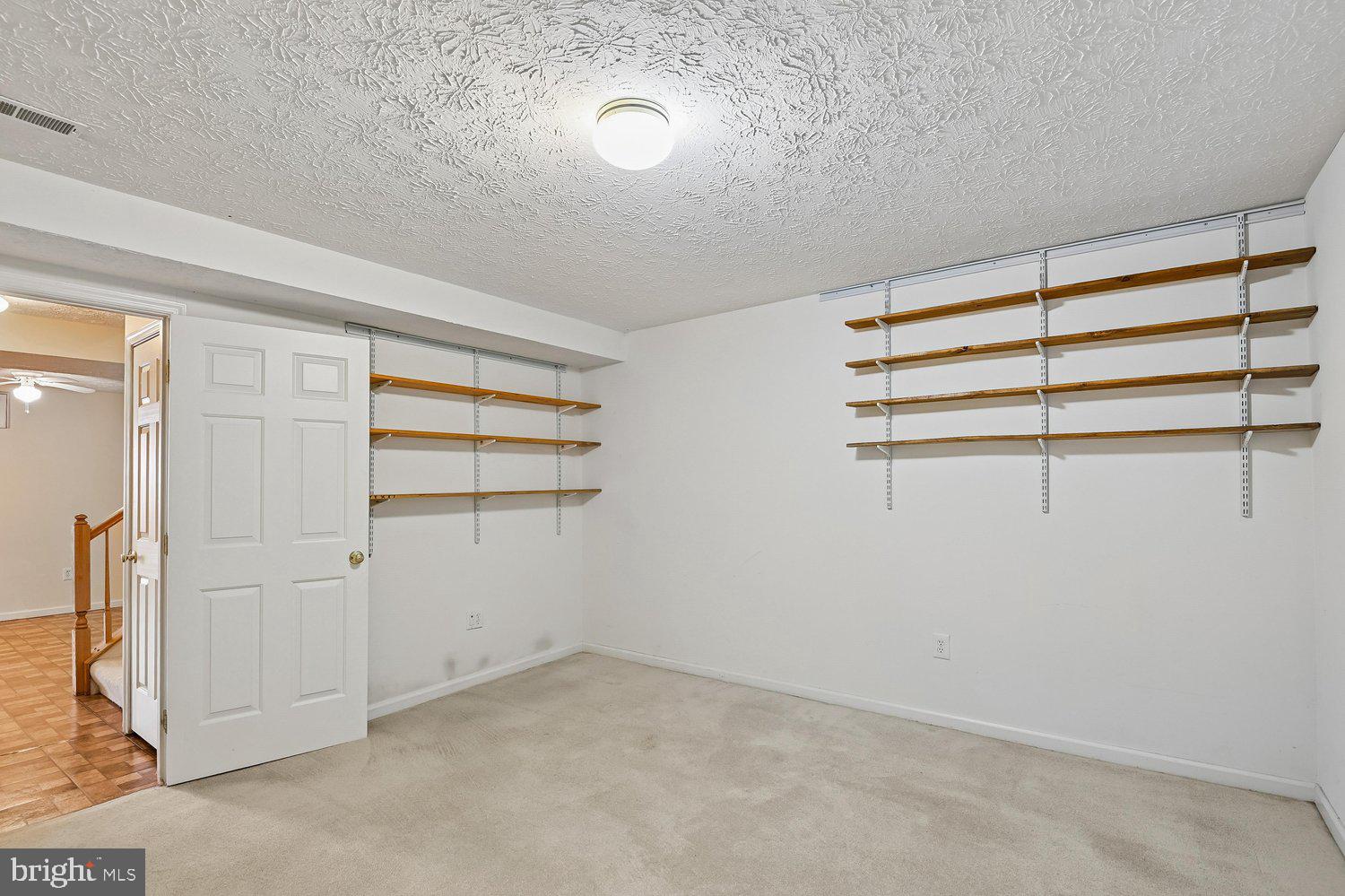 SEVEN OAKS - Residential