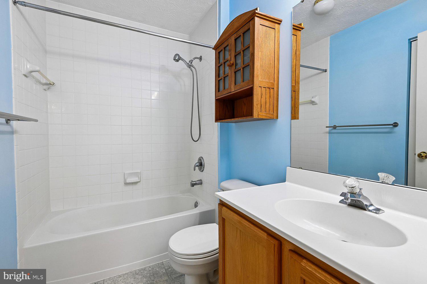 SEVEN OAKS - Residential
