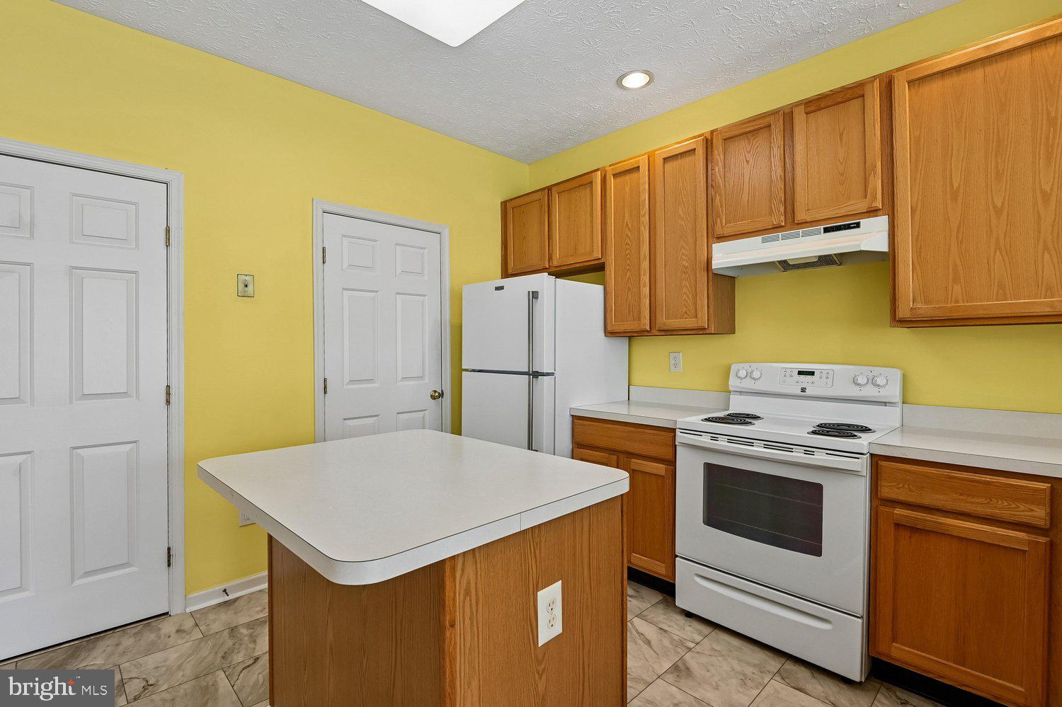 SEVEN OAKS - Residential