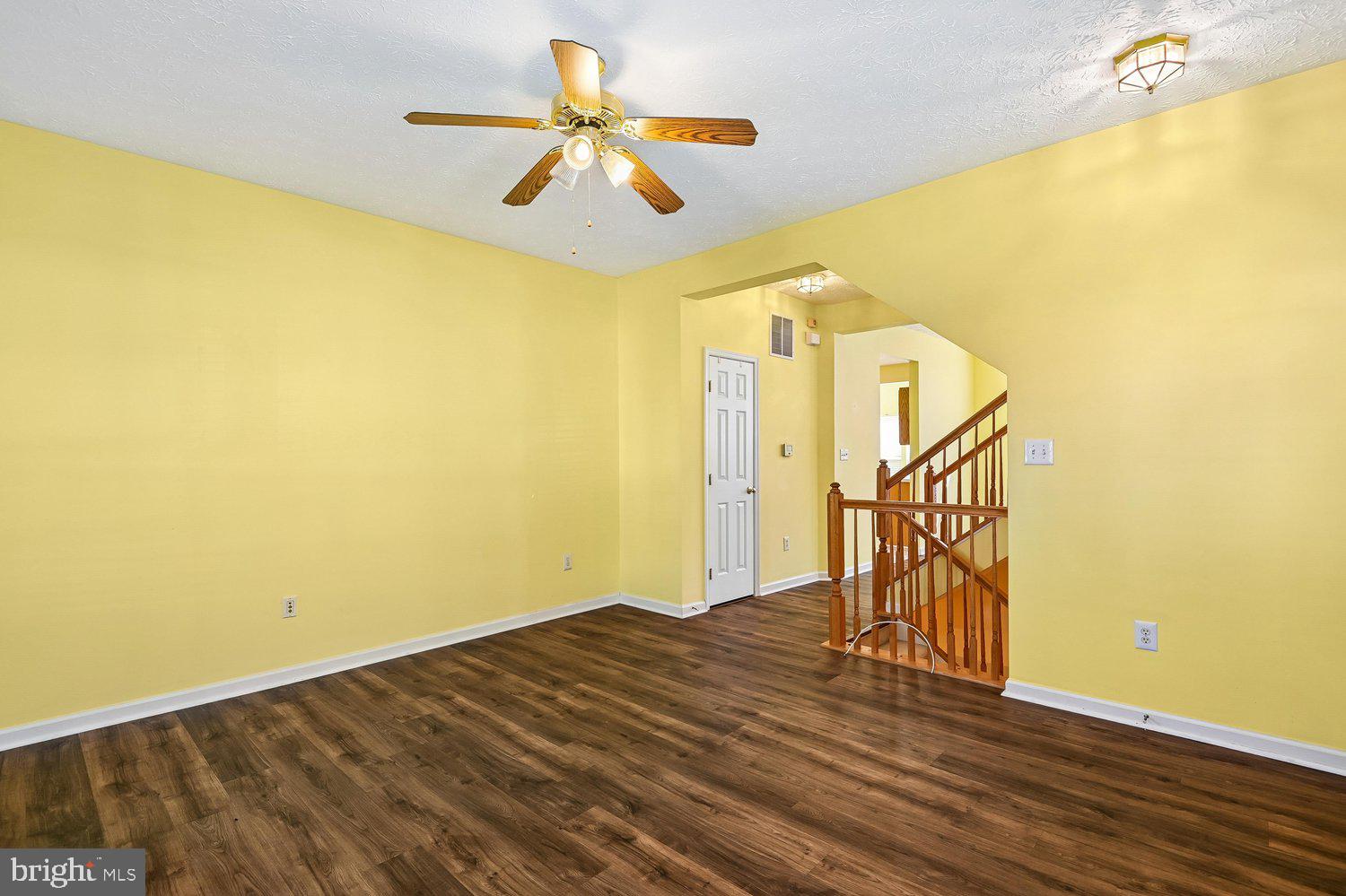 SEVEN OAKS - Residential