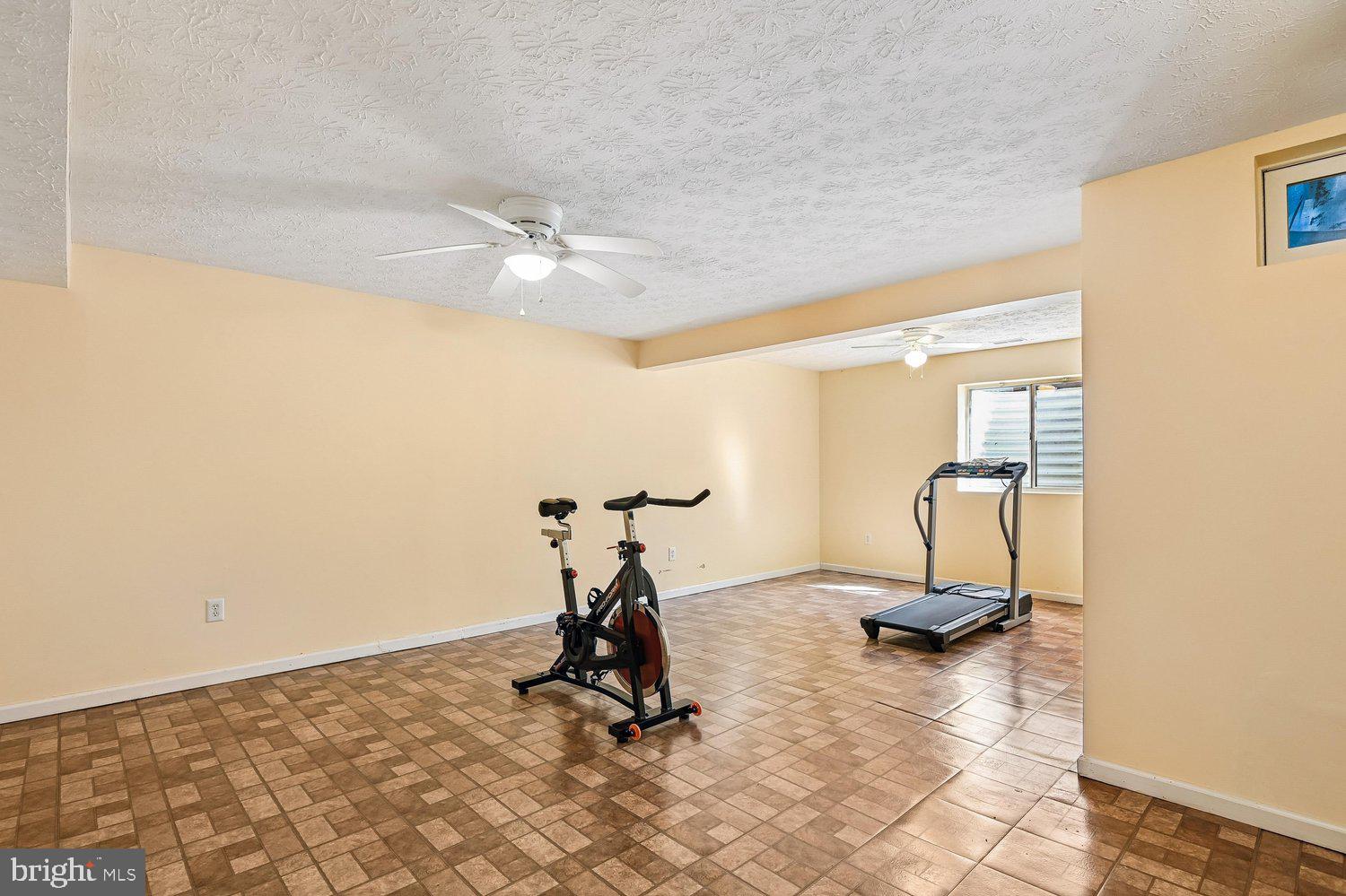 SEVEN OAKS - Residential