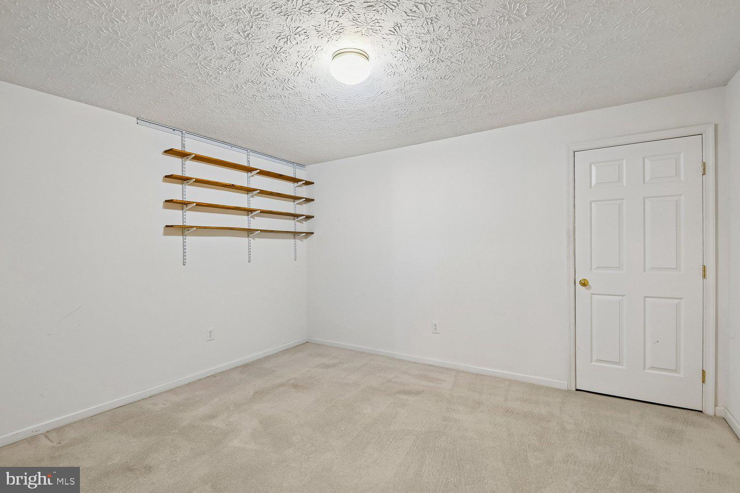 SEVEN OAKS - Residential