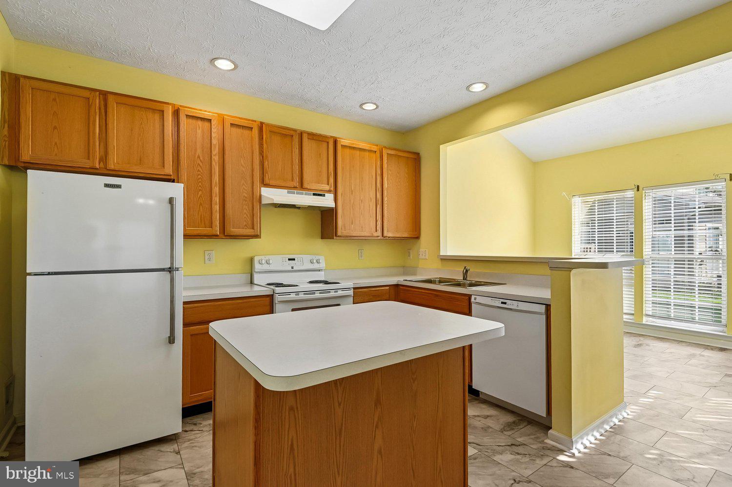 SEVEN OAKS - Residential