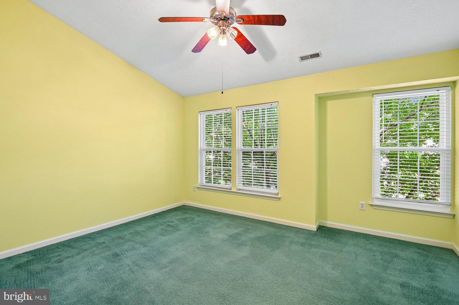 SEVEN OAKS - Residential