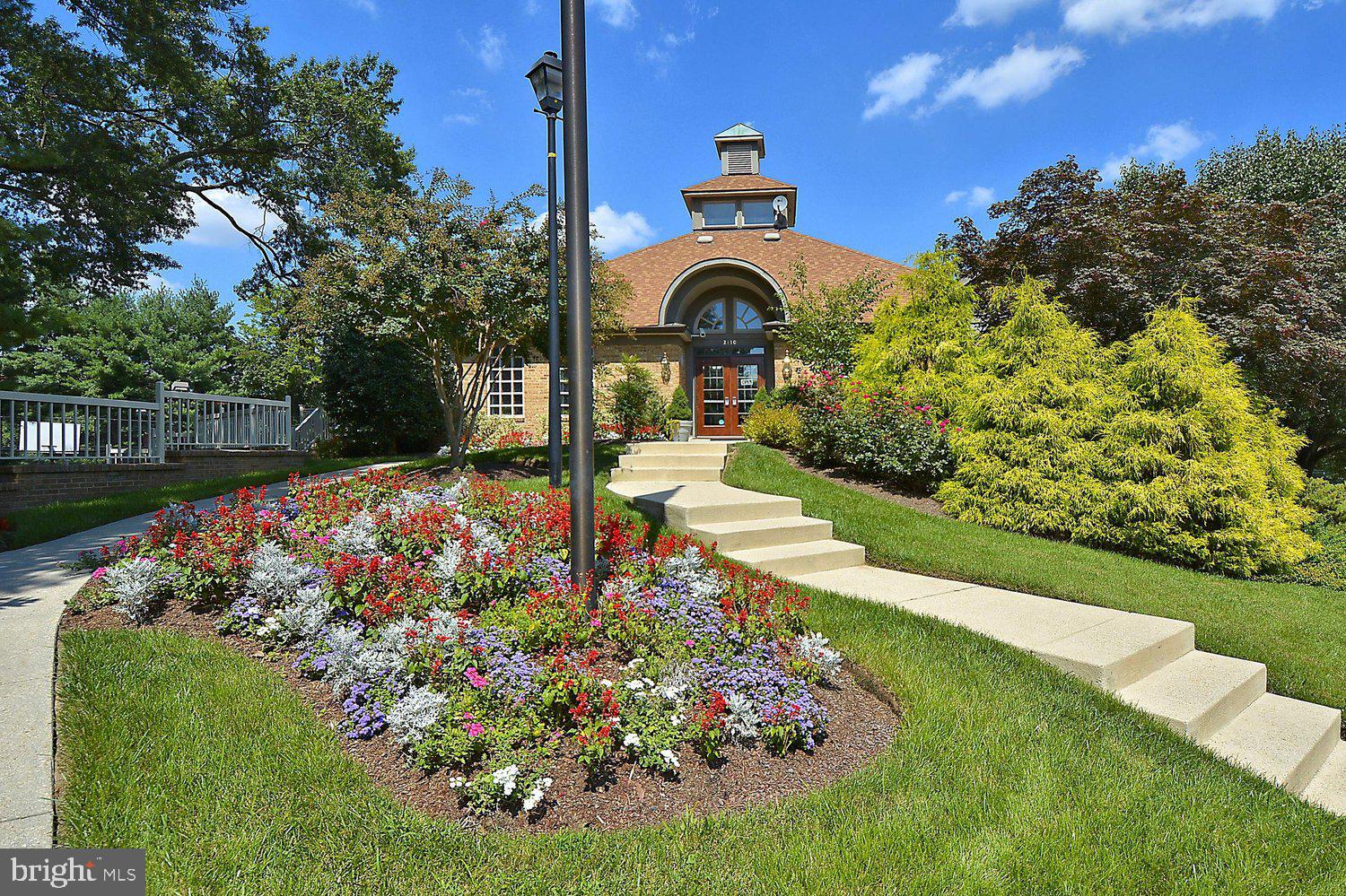 SEVEN OAKS - Residential
