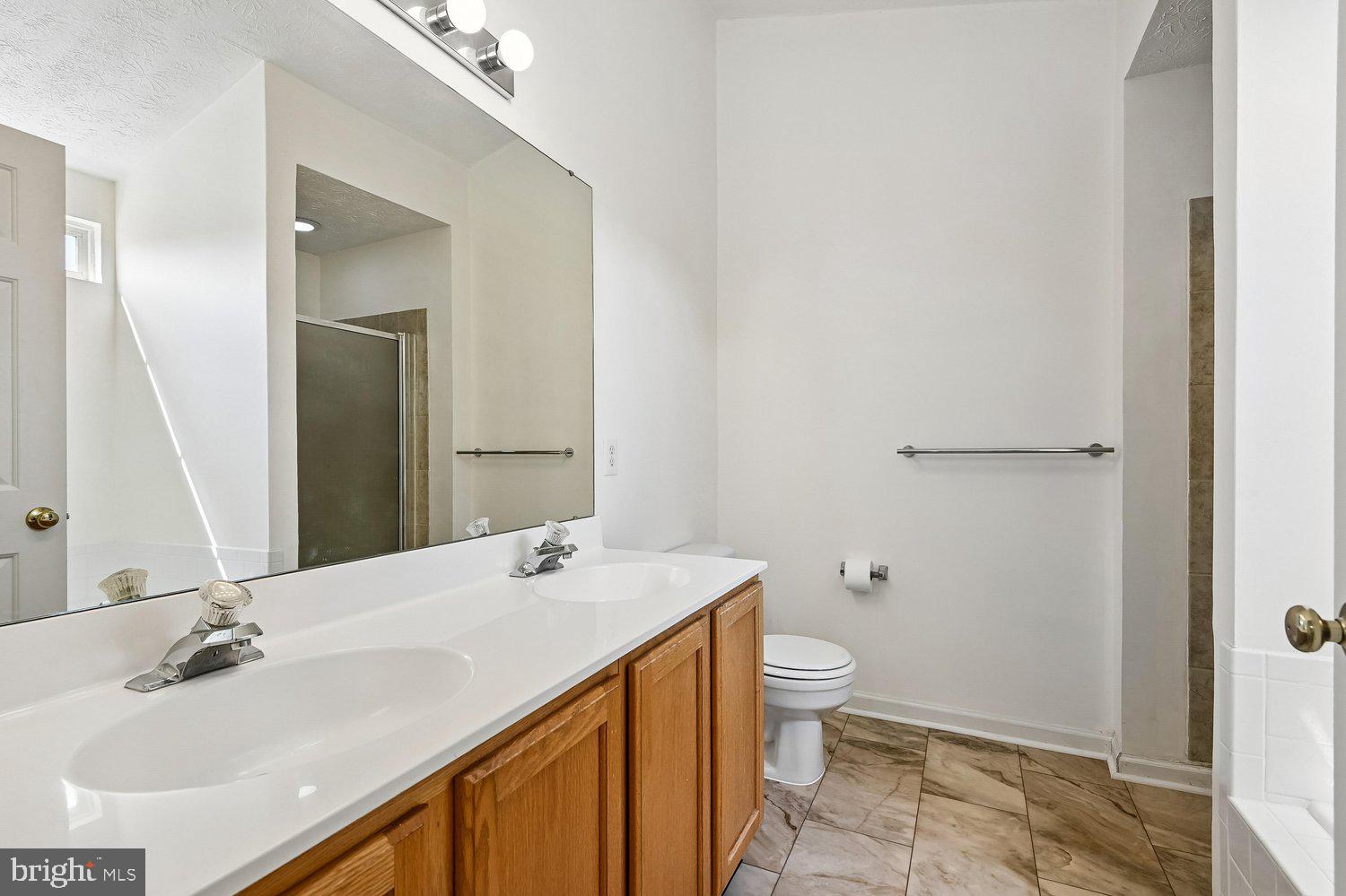 SEVEN OAKS - Residential